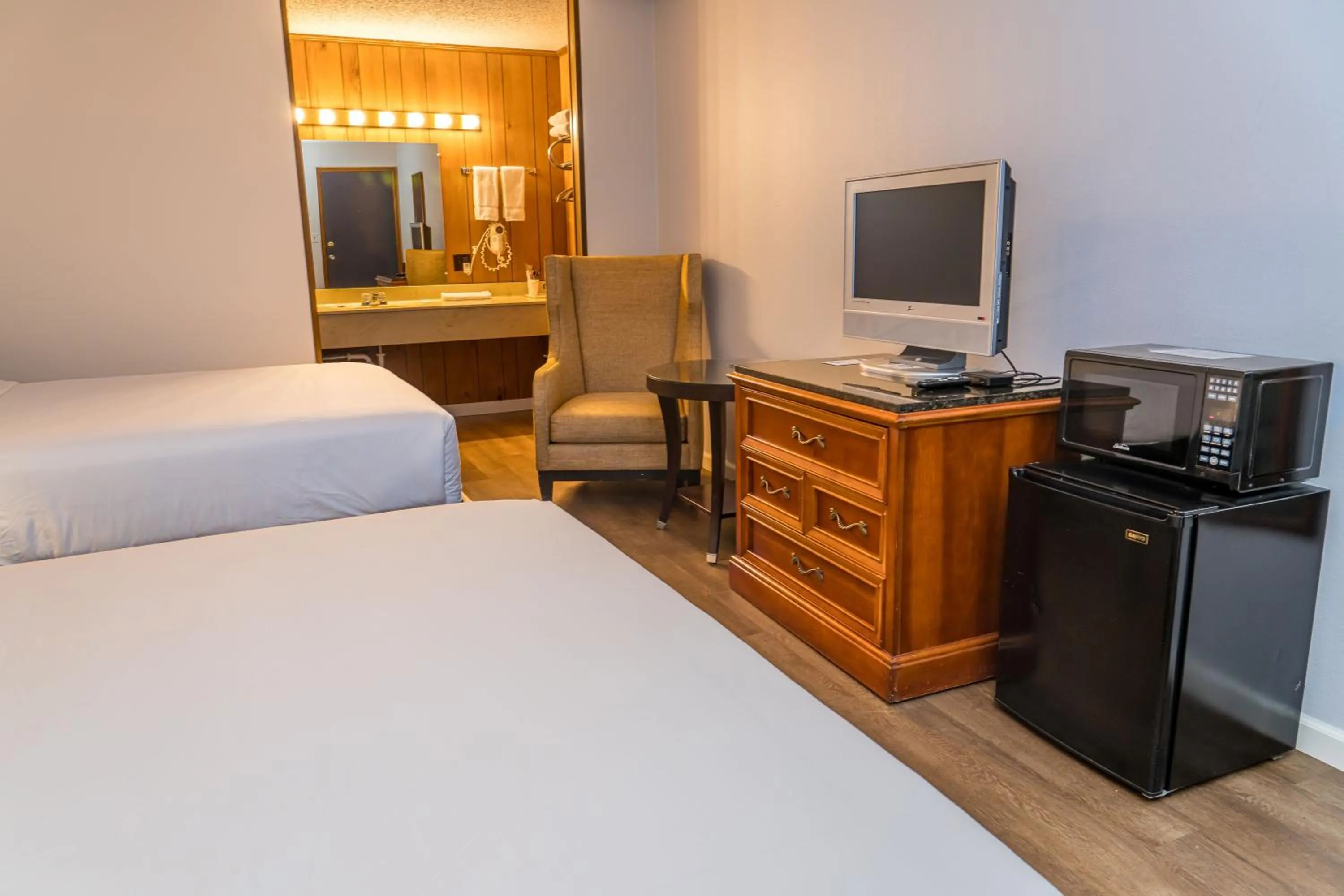 Bed in Traveler's Inn