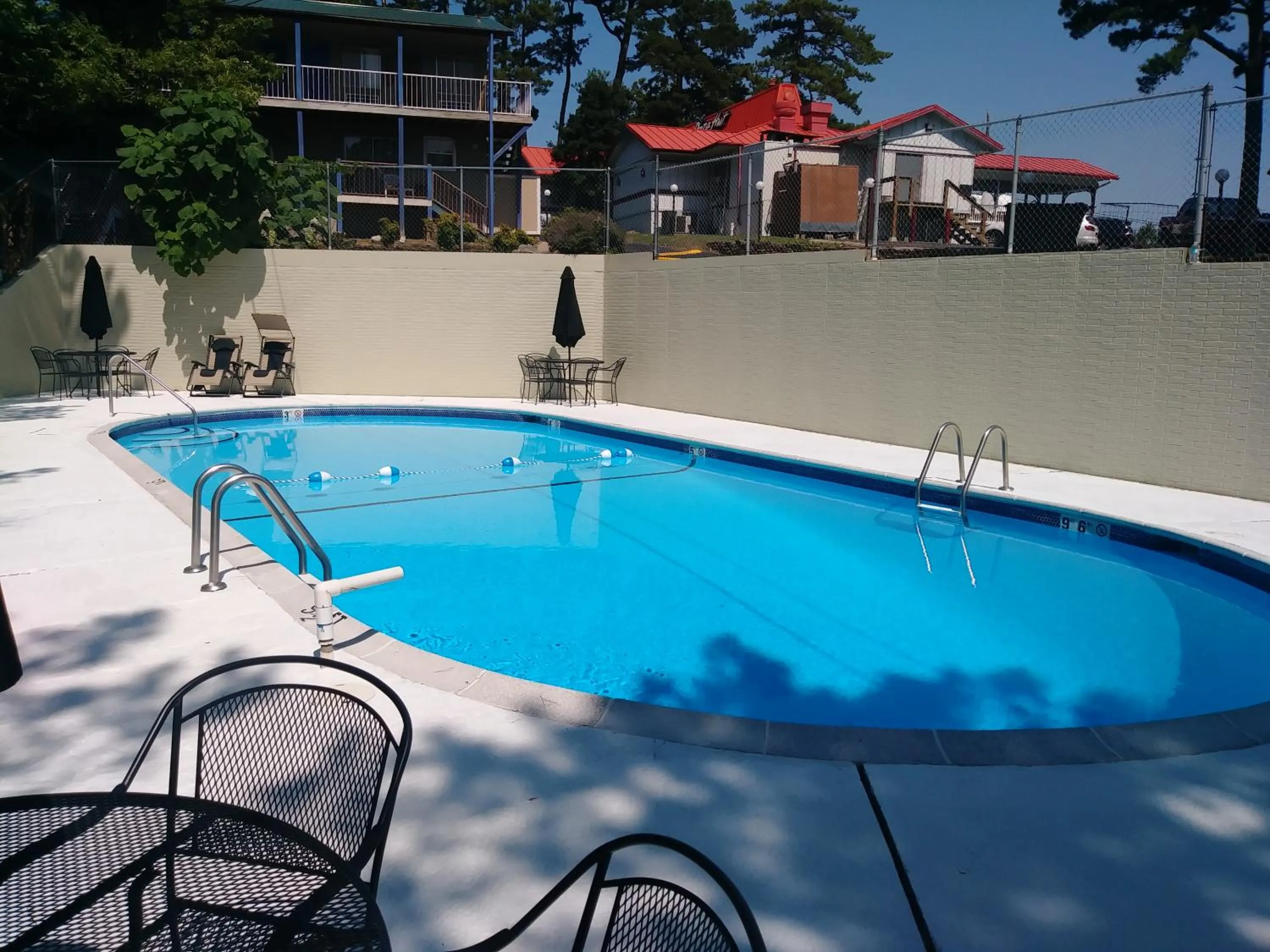 Patio in Traveler's Inn