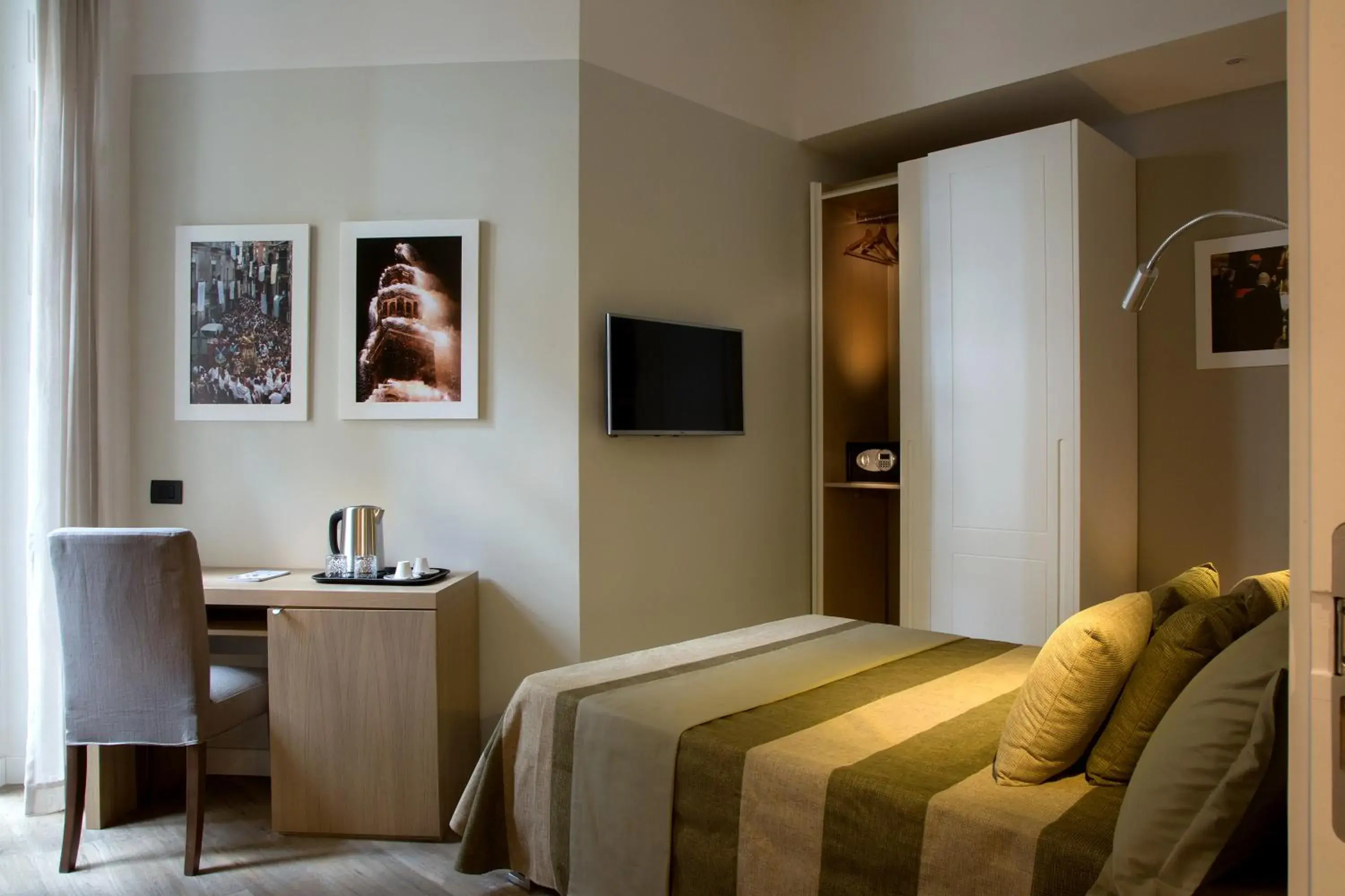 Double Room with Balcony in 50 SUITE Guesthouse Double Room with Balcony in 50 SUITE Guesthouse