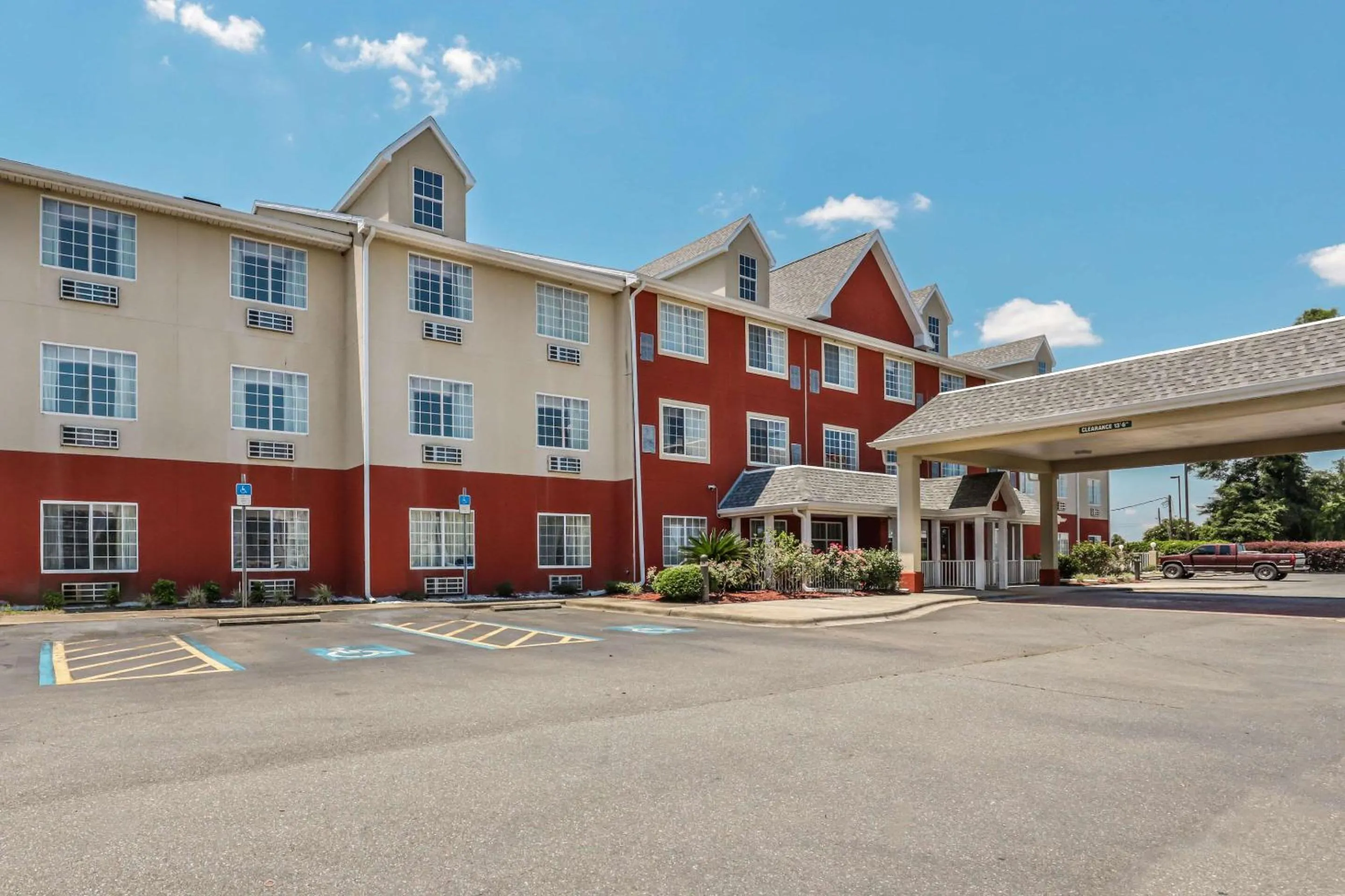 Property building in Econo Lodge Inn & Suites