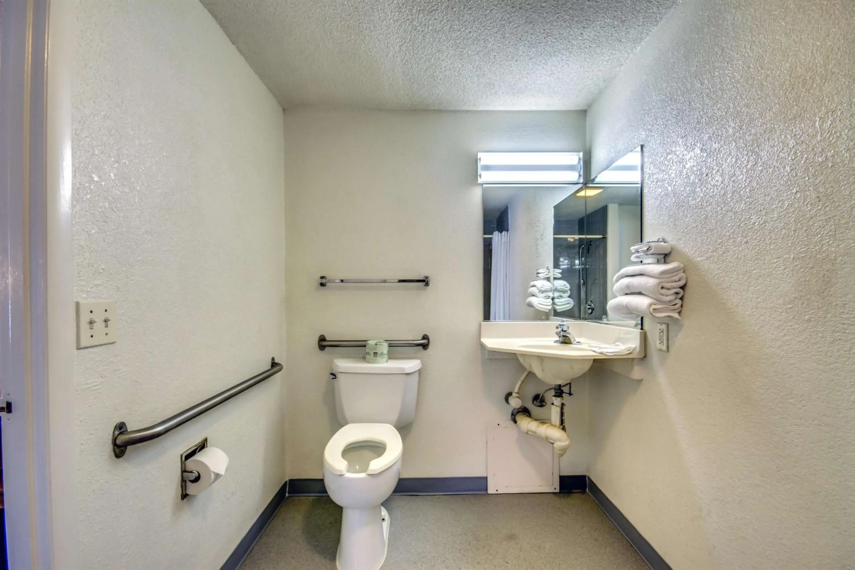 Bathroom in Motel 6-Saint Joseph, MO