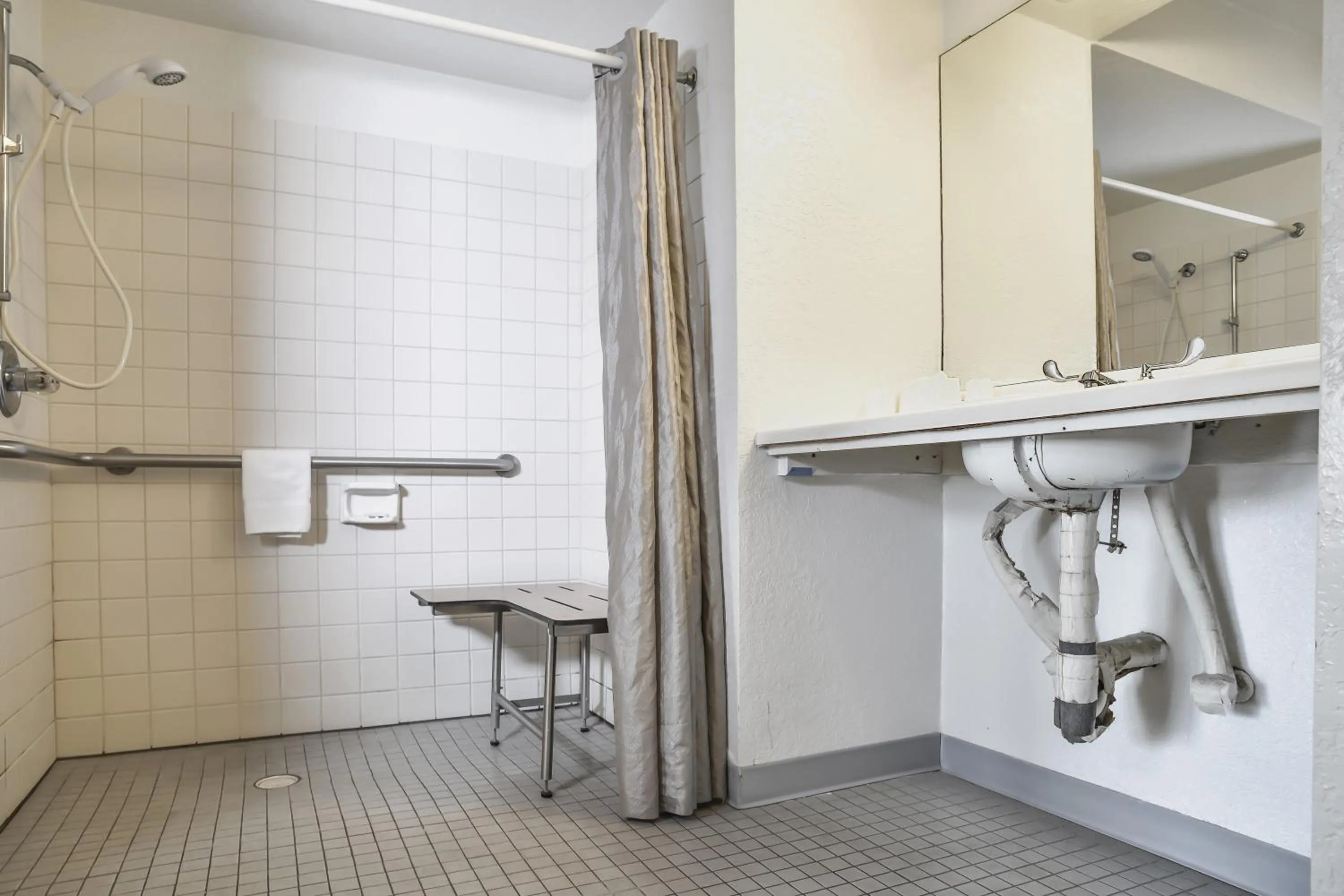 Bathroom in Motel 6-Saint Joseph, MO