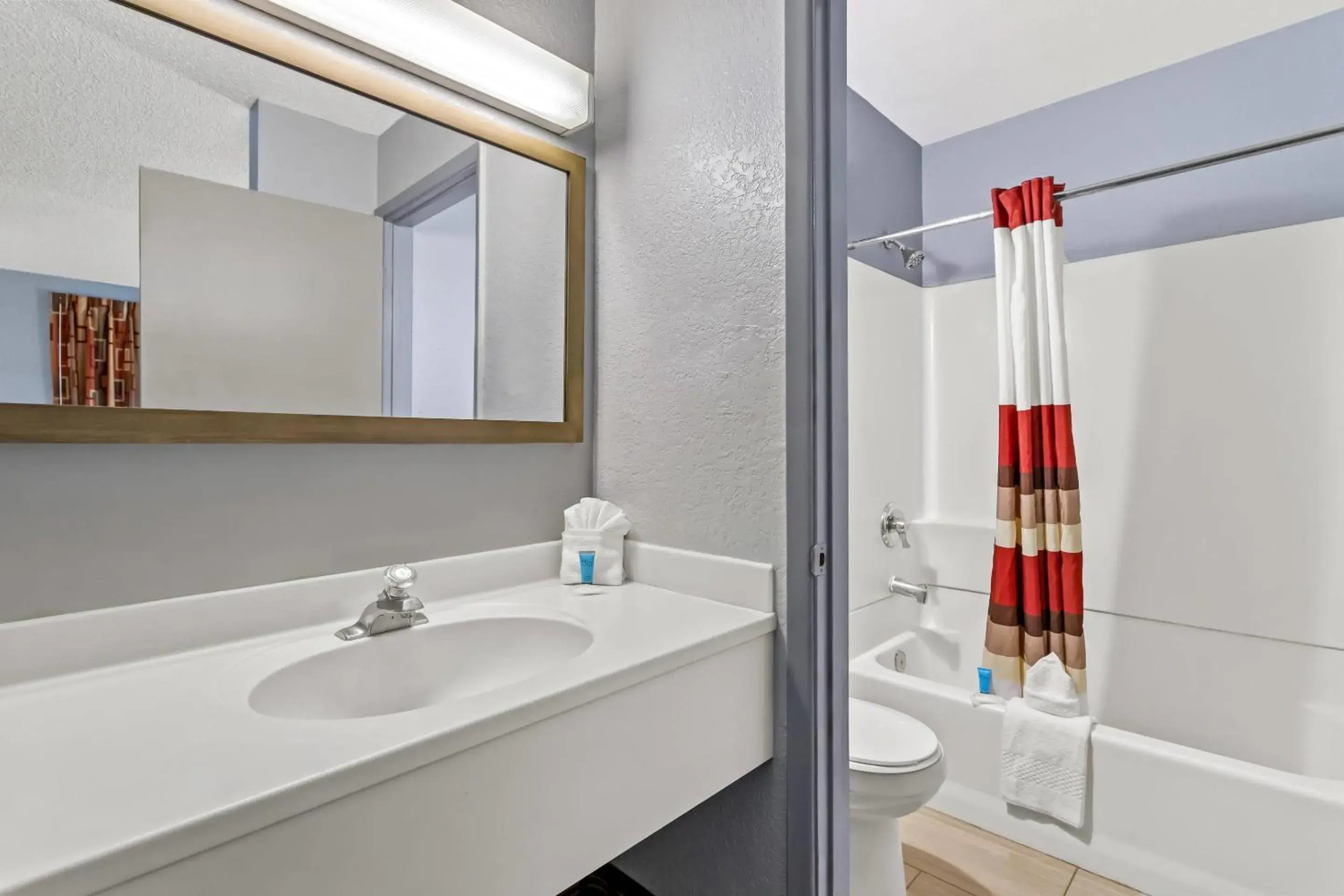 Bedroom in Rodeway Inn Albuquerque West Bedroom in Rodeway Inn Albuquerque West