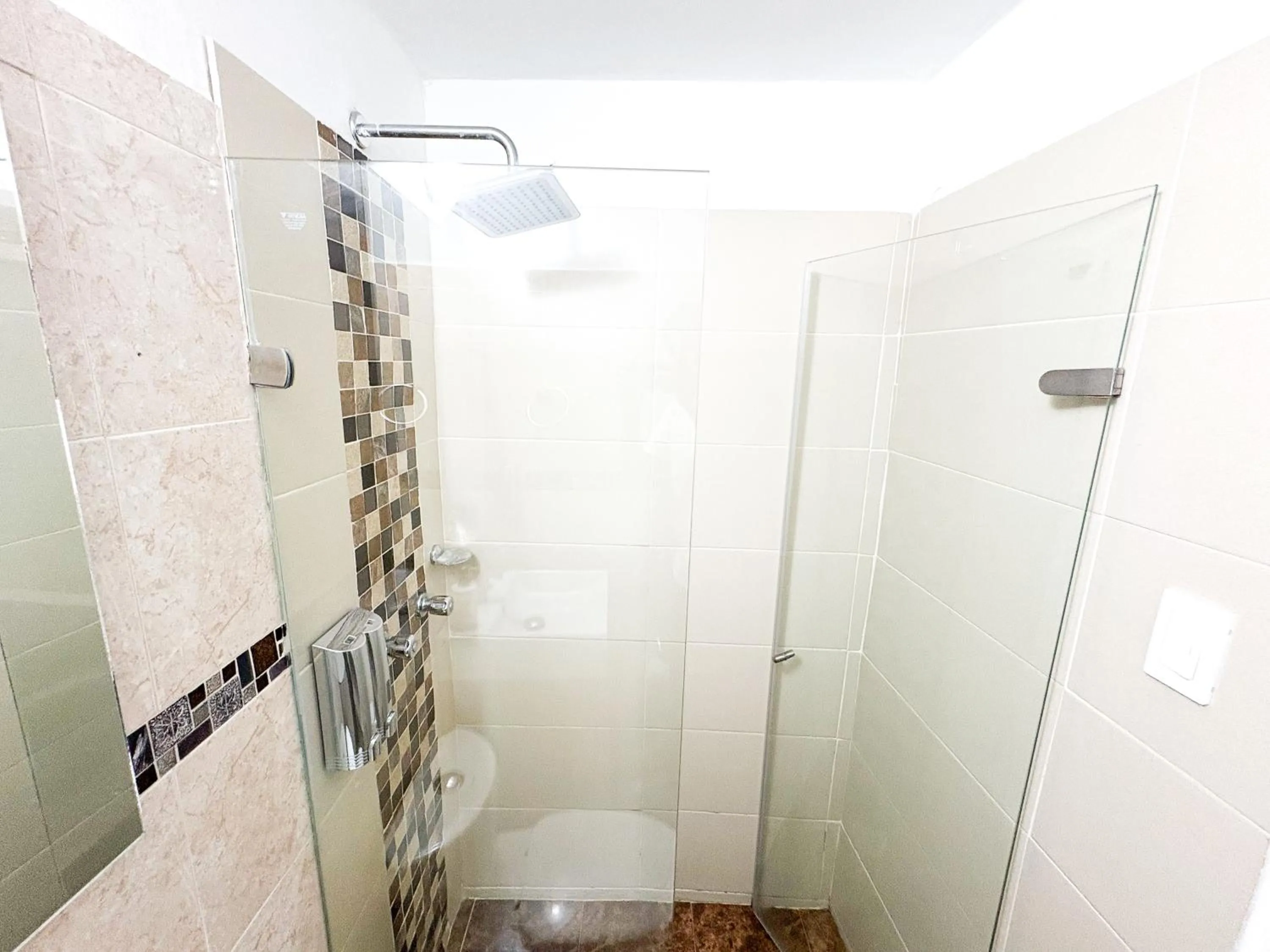 Shower in Hotel AT THE PARK