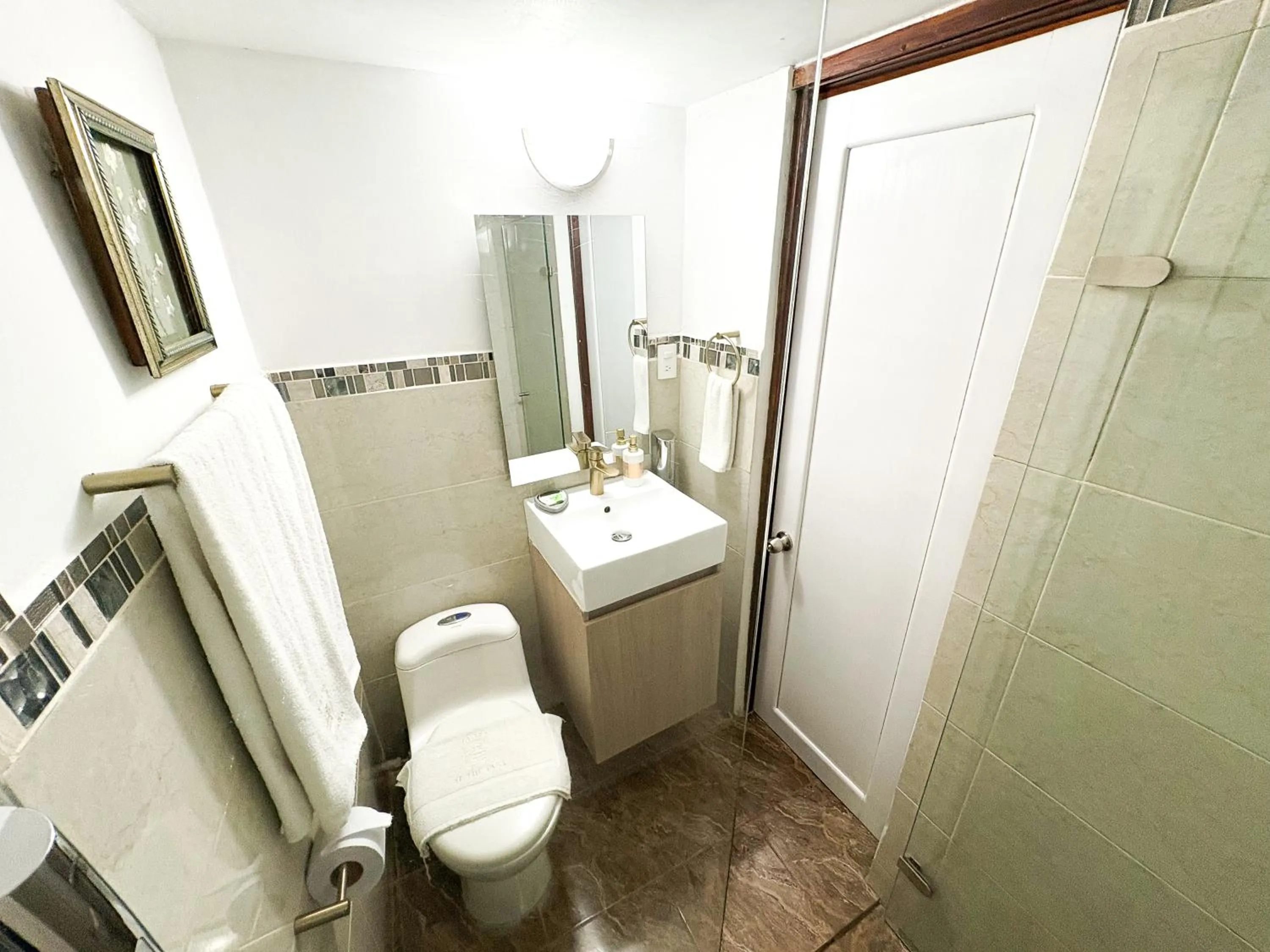 Shower in Hotel AT THE PARK