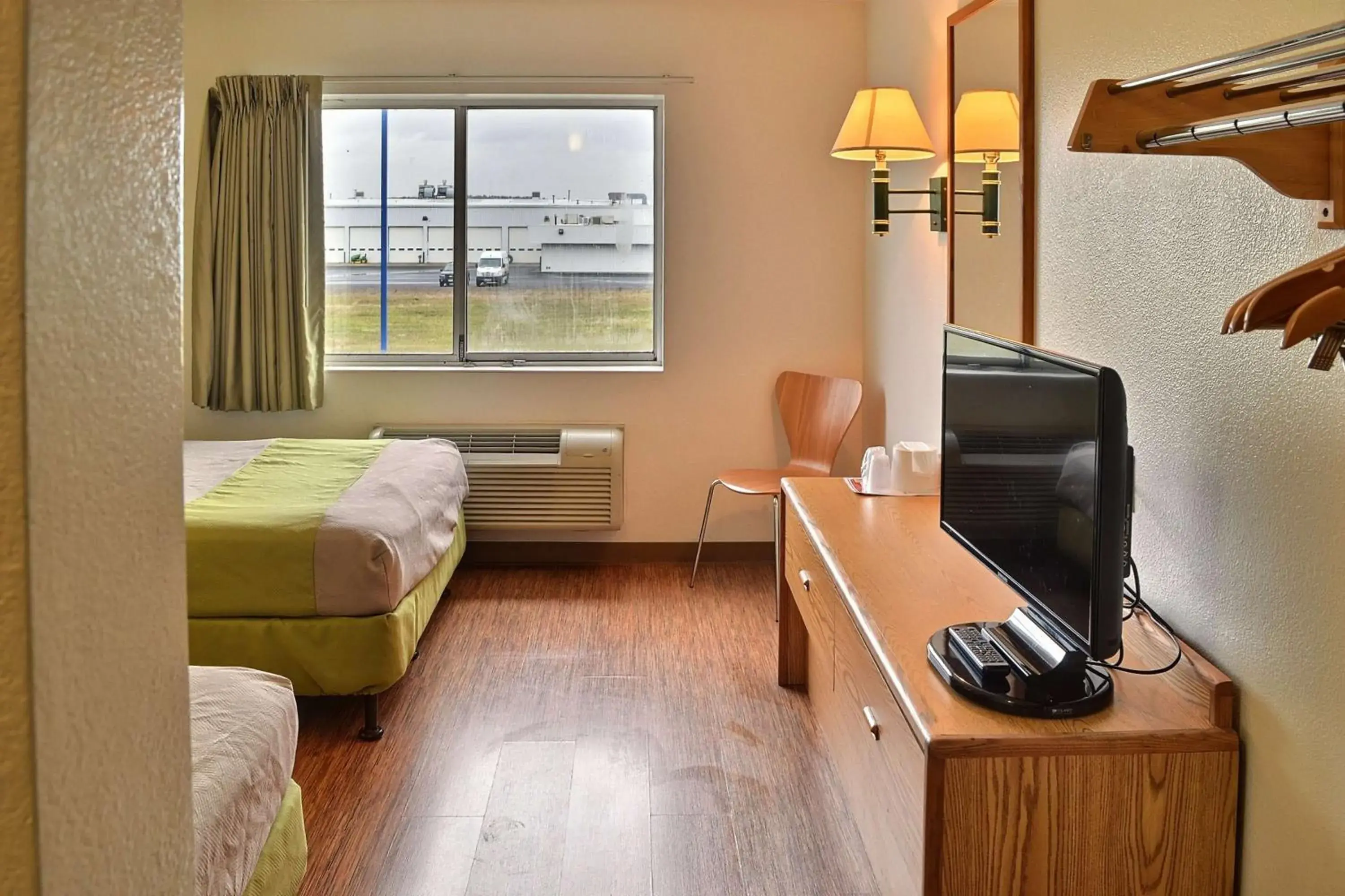 Photo of the whole room, Seating Area in Motel 6-Billings, MT - North