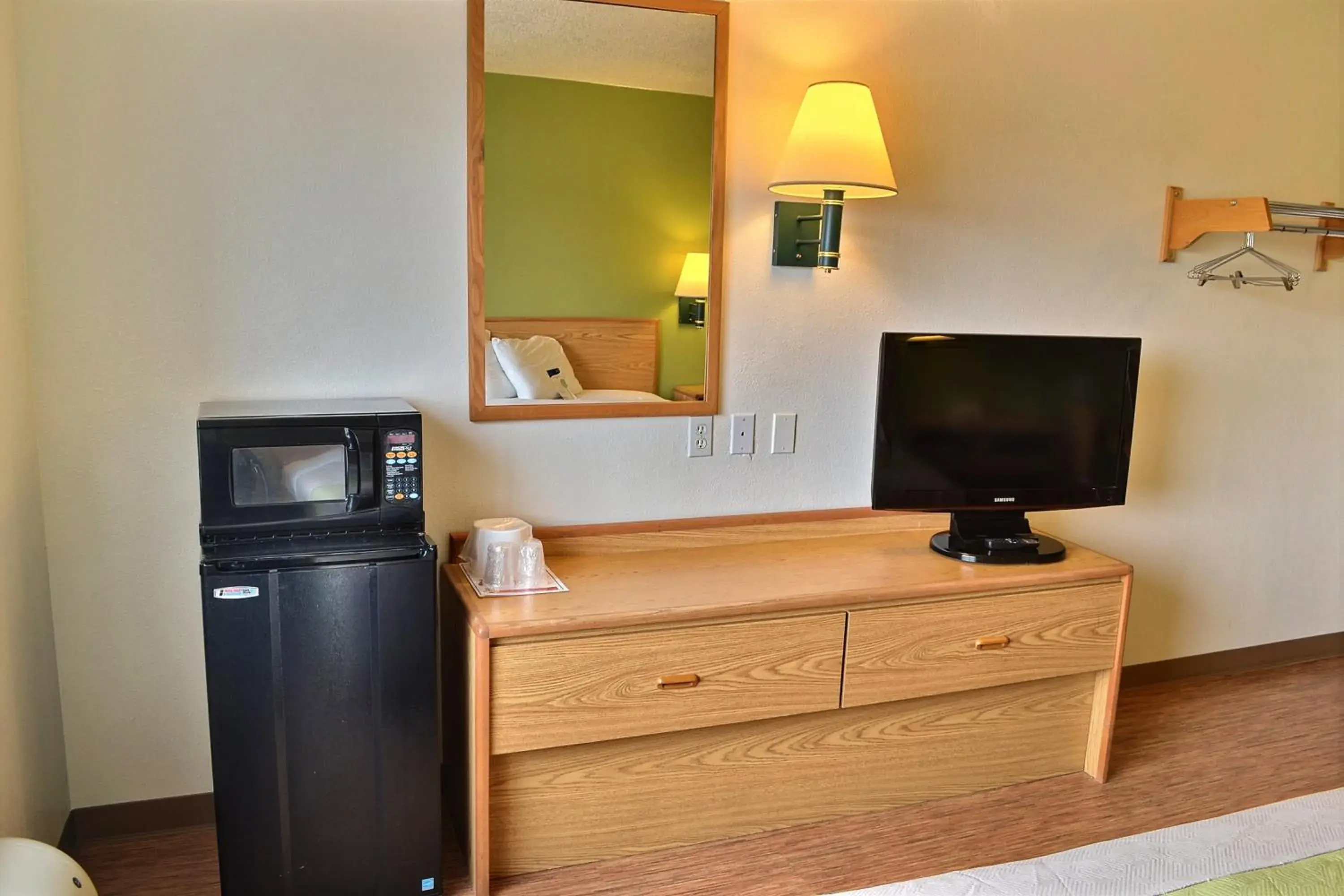 TV and multimedia, TV/Entertainment Center in Motel 6-Billings, MT - North