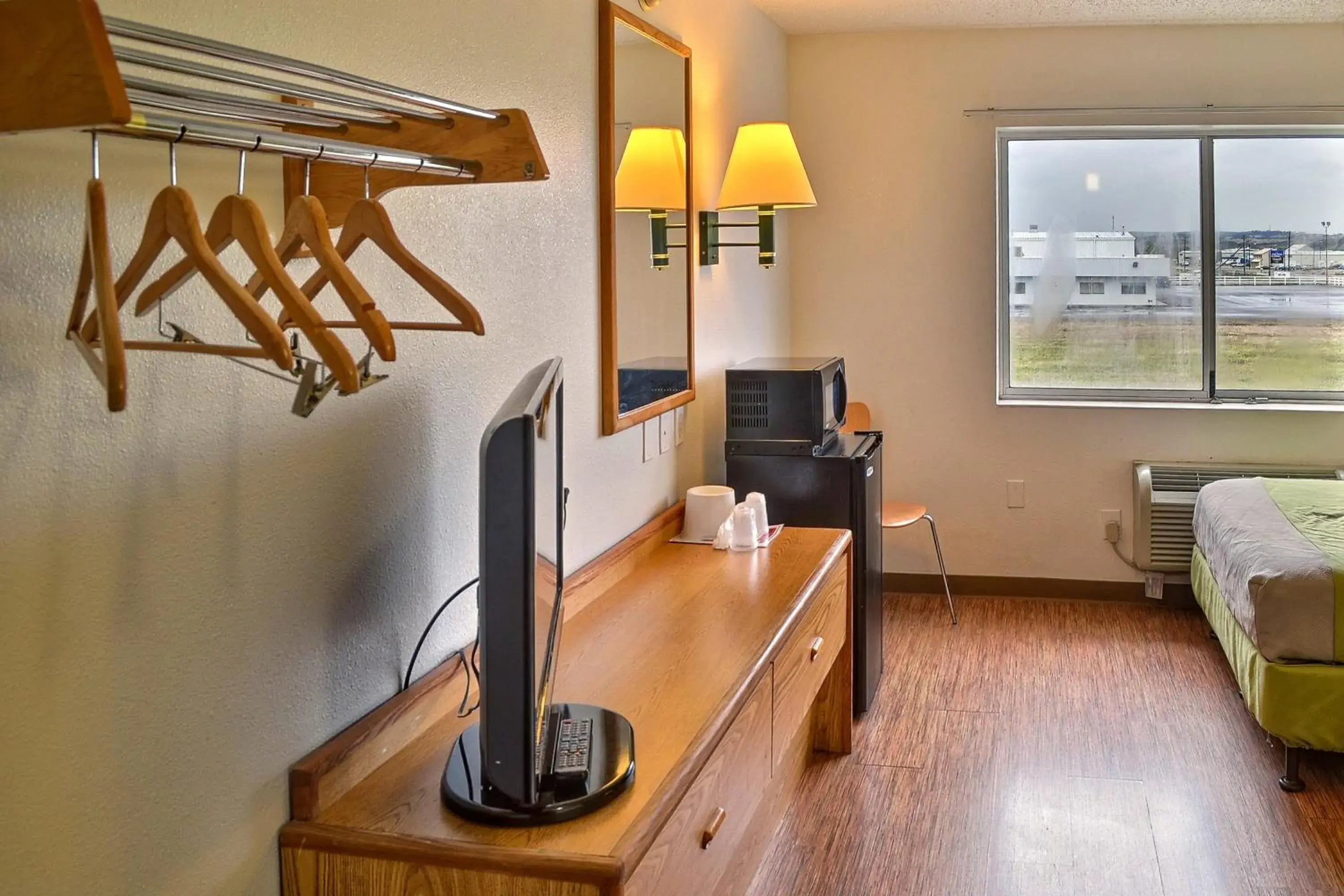 TV and multimedia, TV/Entertainment Center in Motel 6-Billings, MT - North