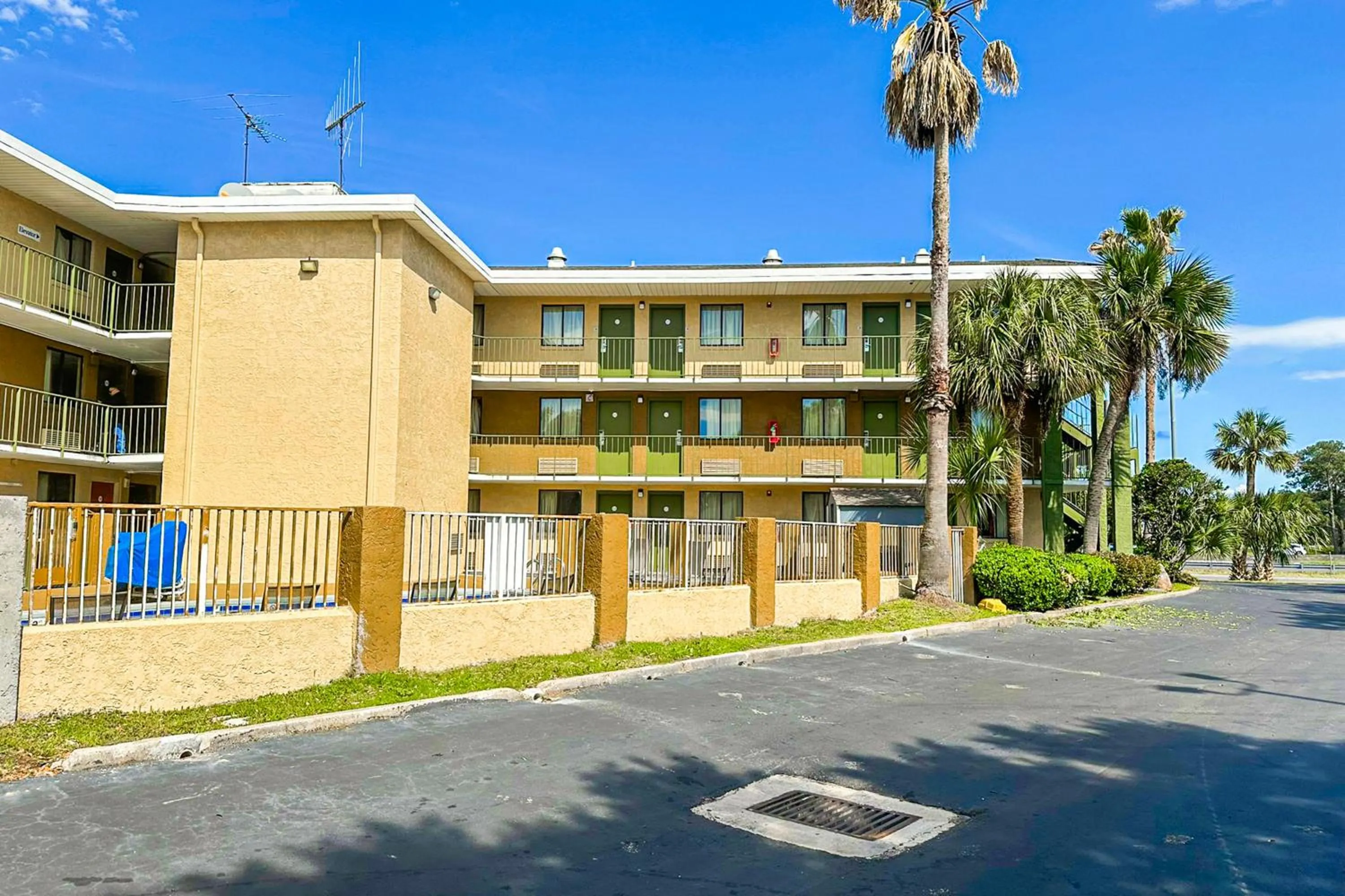 Facade/entrance in OYO Hotel Mobile, AL I-65 at Airport Blvd