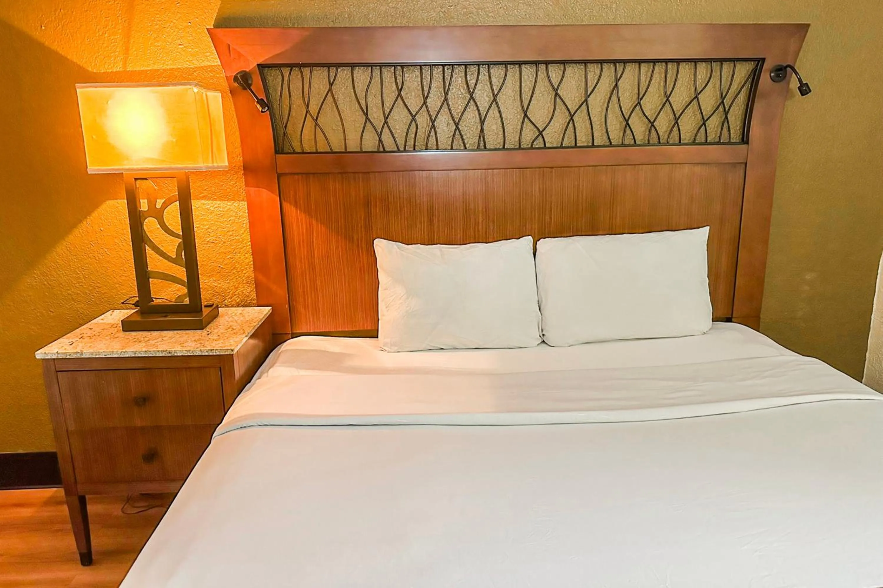 Bedroom, Bed in OYO Hotel Mobile, AL I-65 at Airport Blvd