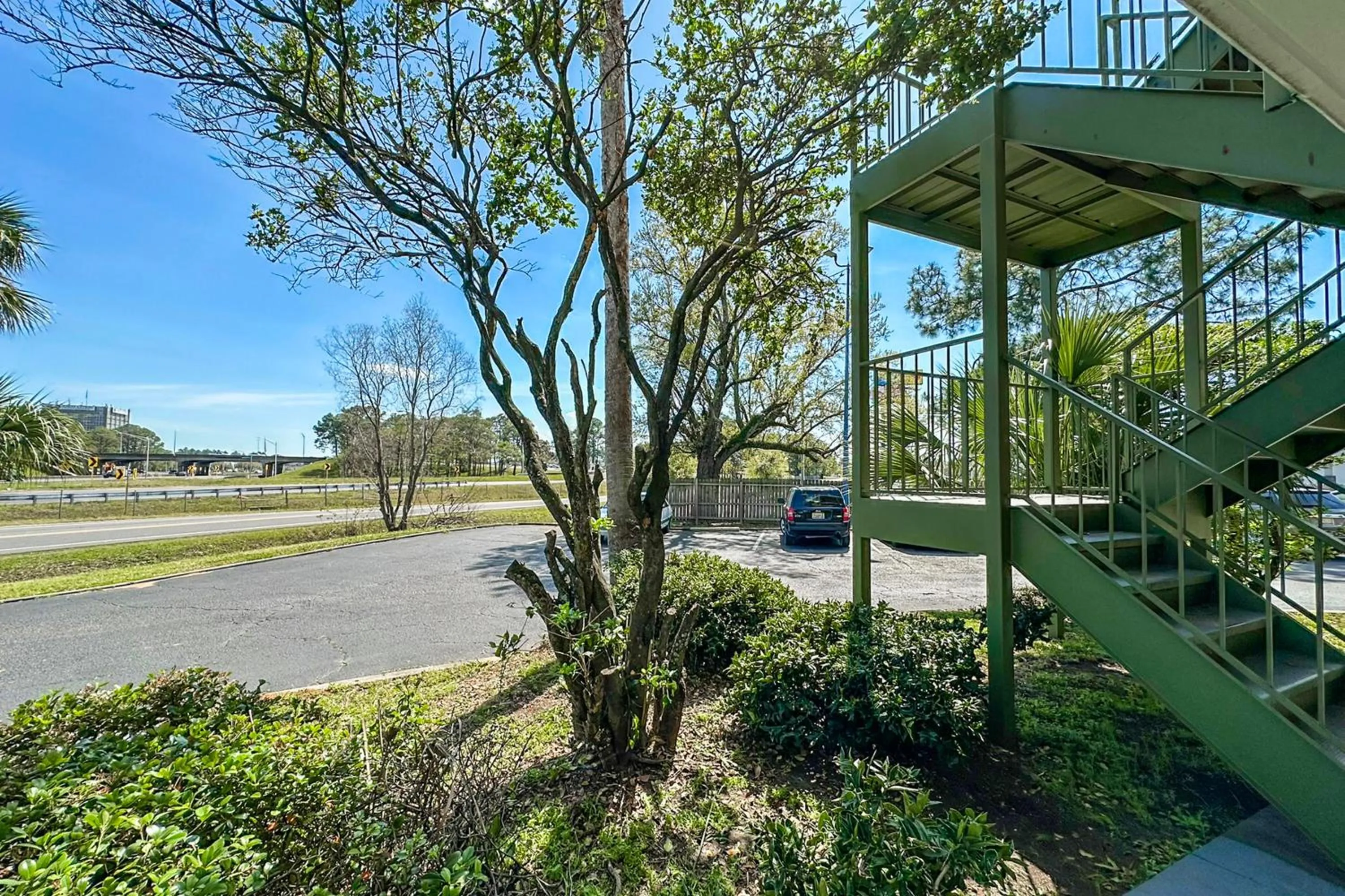 Parking in OYO Hotel Mobile, AL I-65 at Airport Blvd