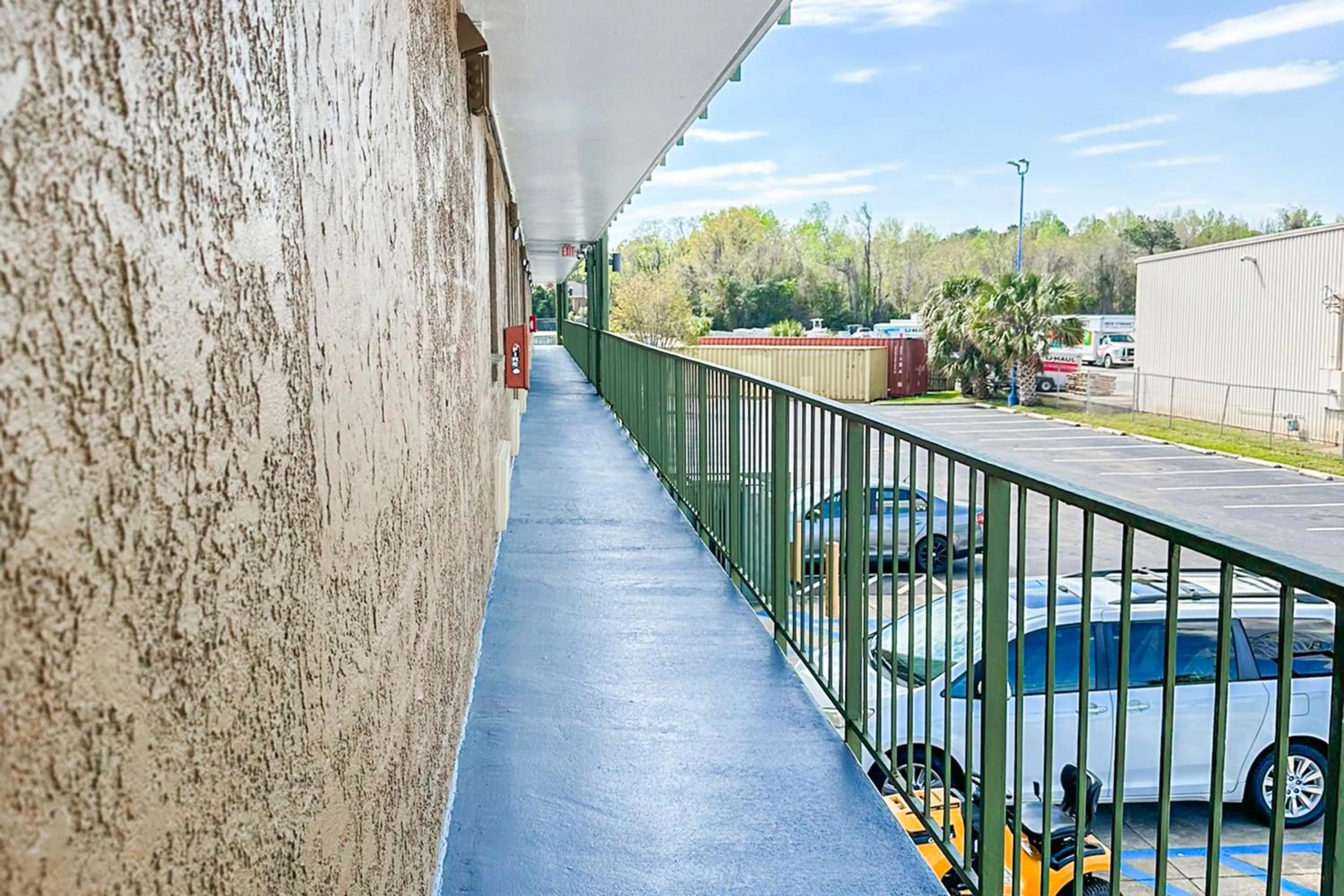Balcony/Terrace in OYO Hotel Mobile, AL I-65 at Airport Blvd