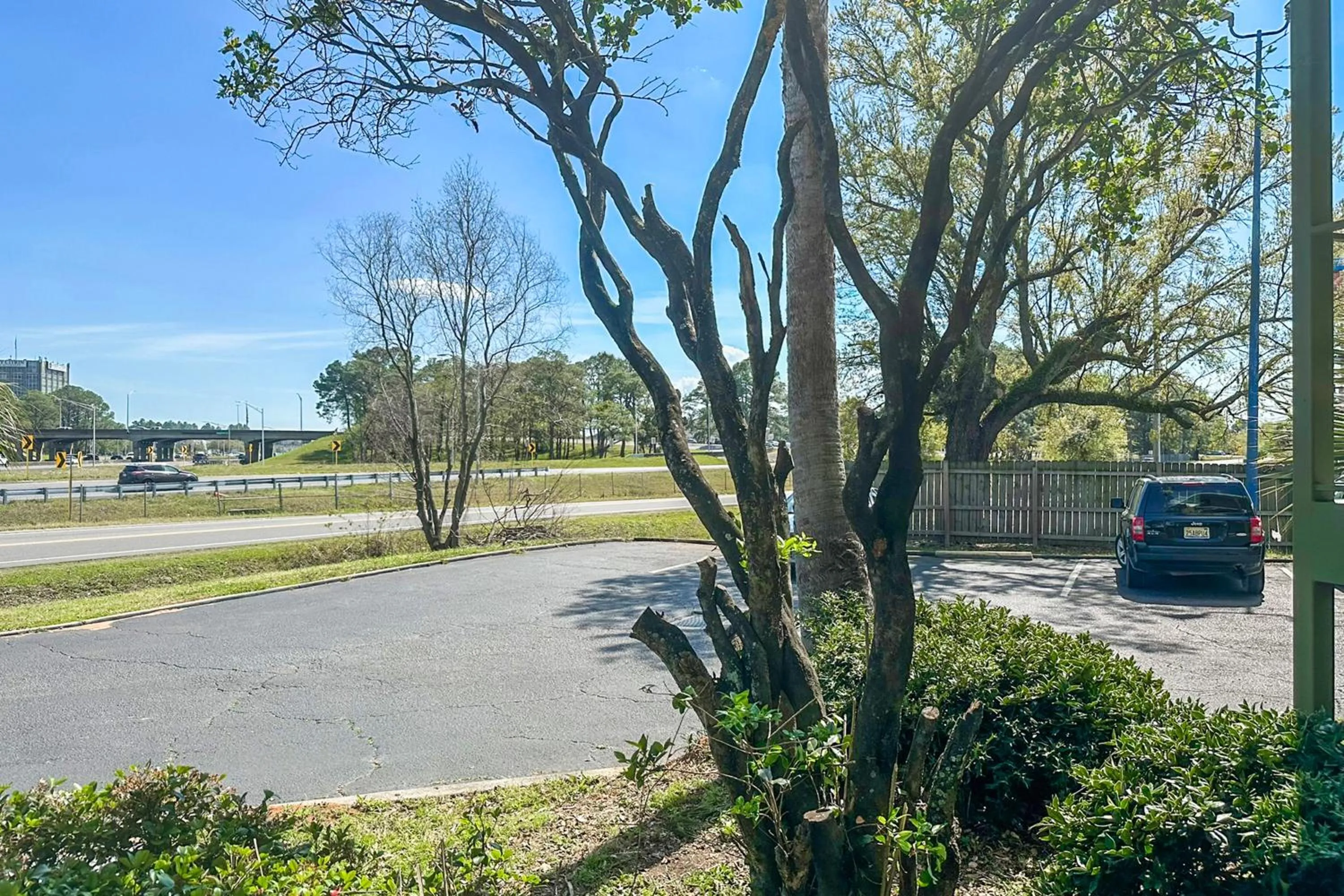 Parking in OYO Hotel Mobile, AL I-65 at Airport Blvd