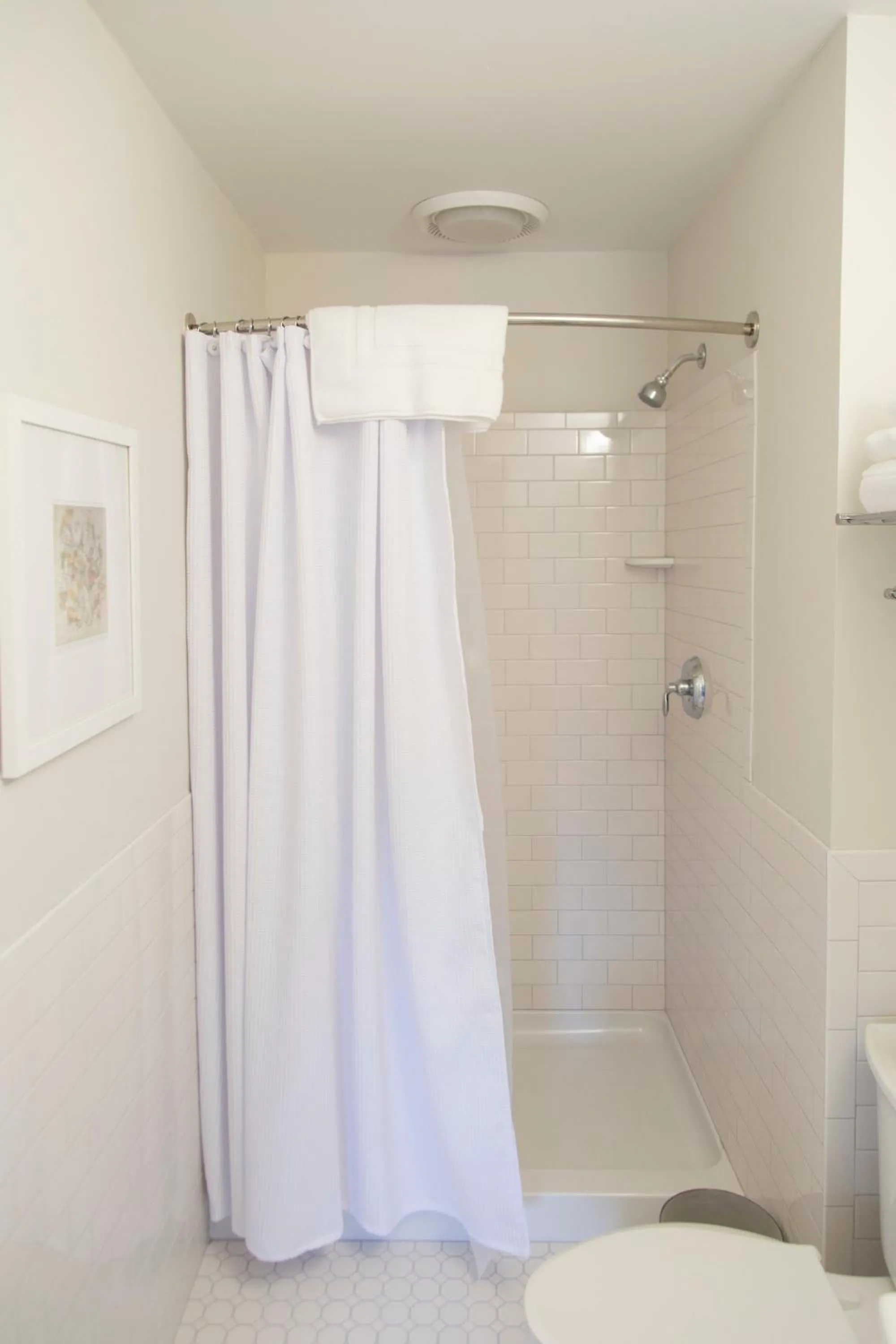 Bathroom in The Whaler's Inn