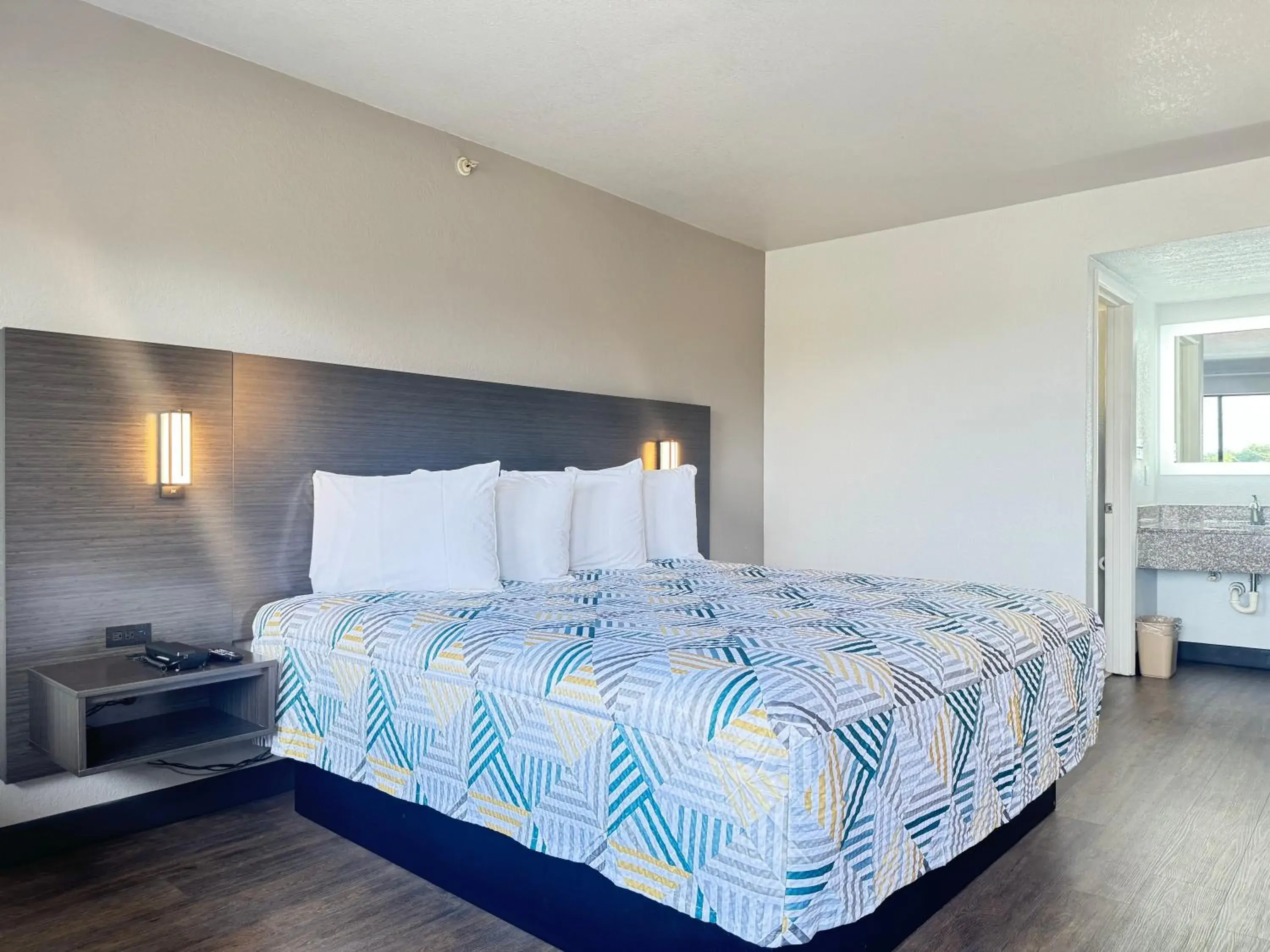 Bedroom, Bed in Masters Inn Tucker Bedroom, Bed in Masters Inn Tucker