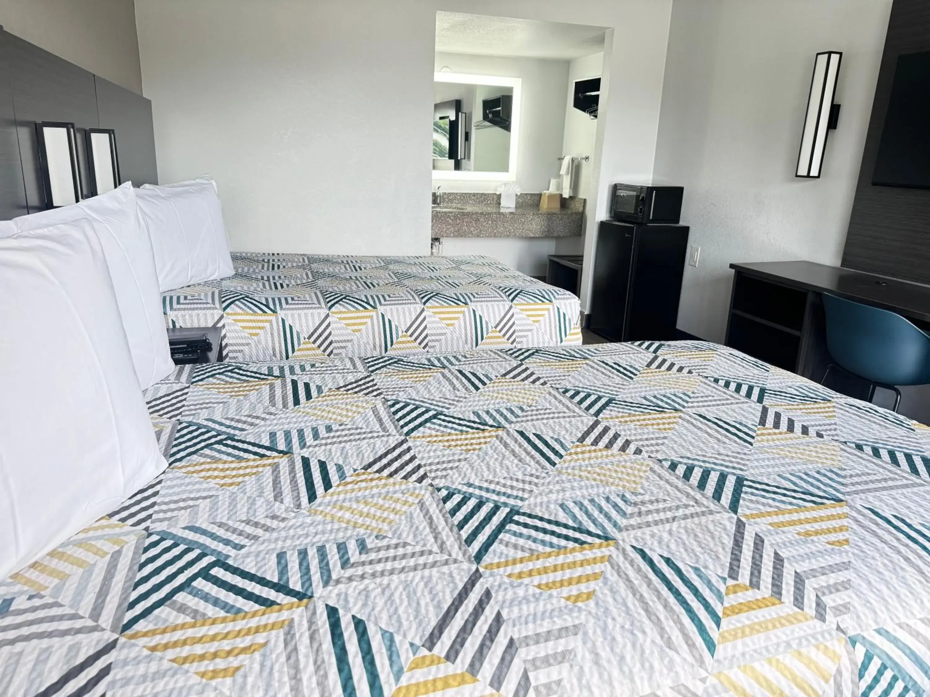 Bedroom, Bed in Masters Inn Tucker Bedroom, Bed in Masters Inn Tucker