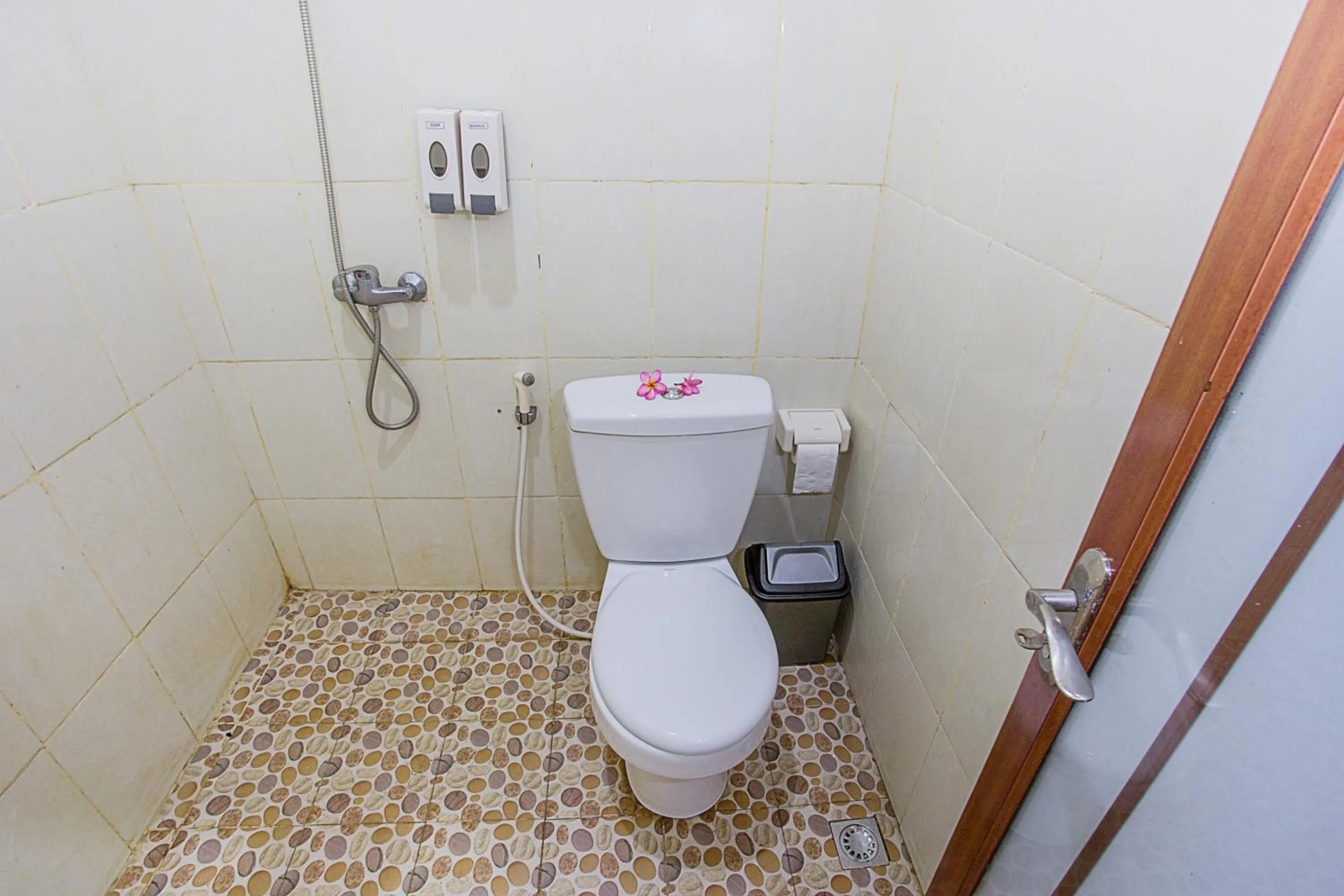 Shower in Horizon Nusa Penida