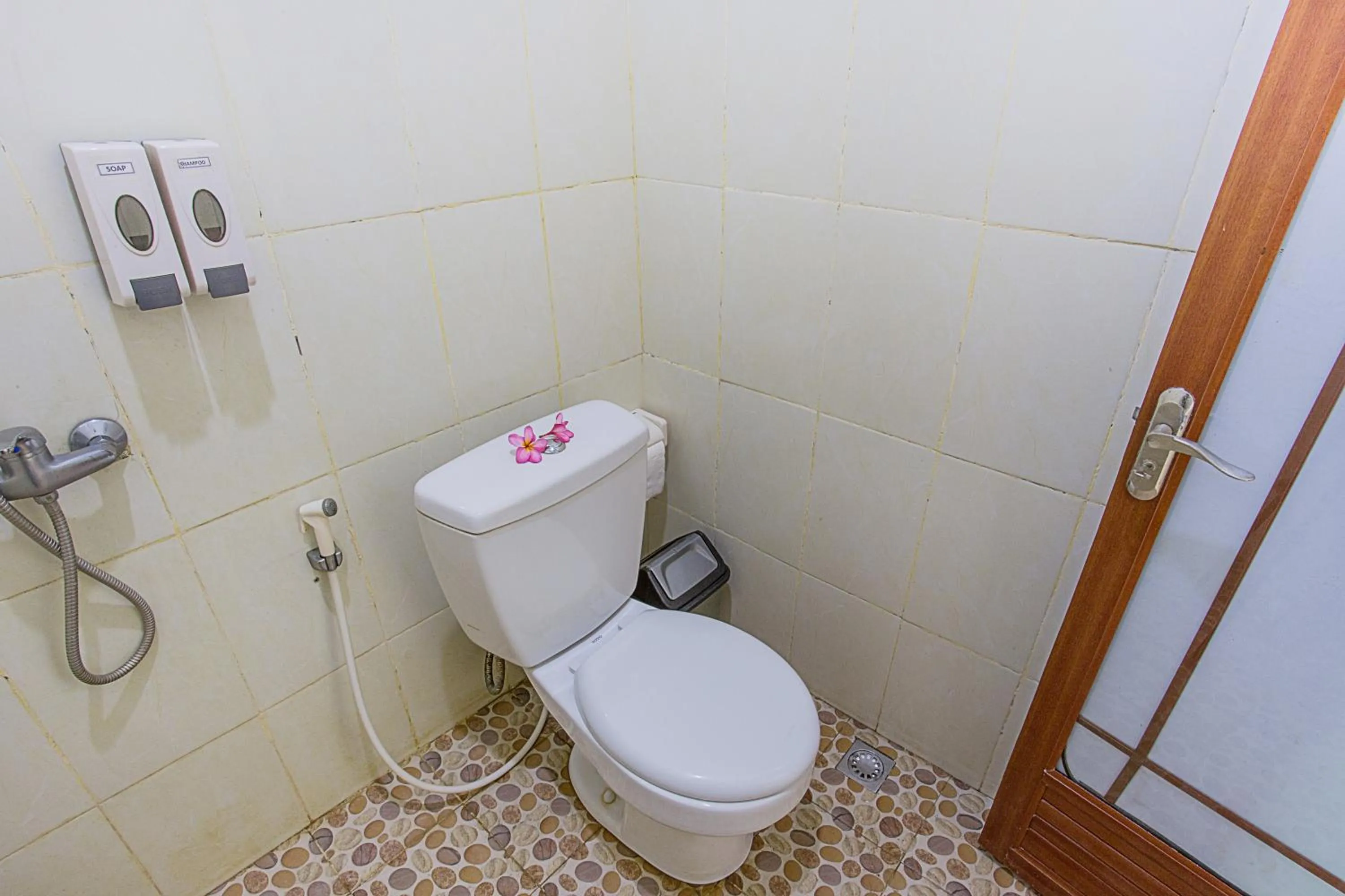 Shower in Horizon Nusa Penida