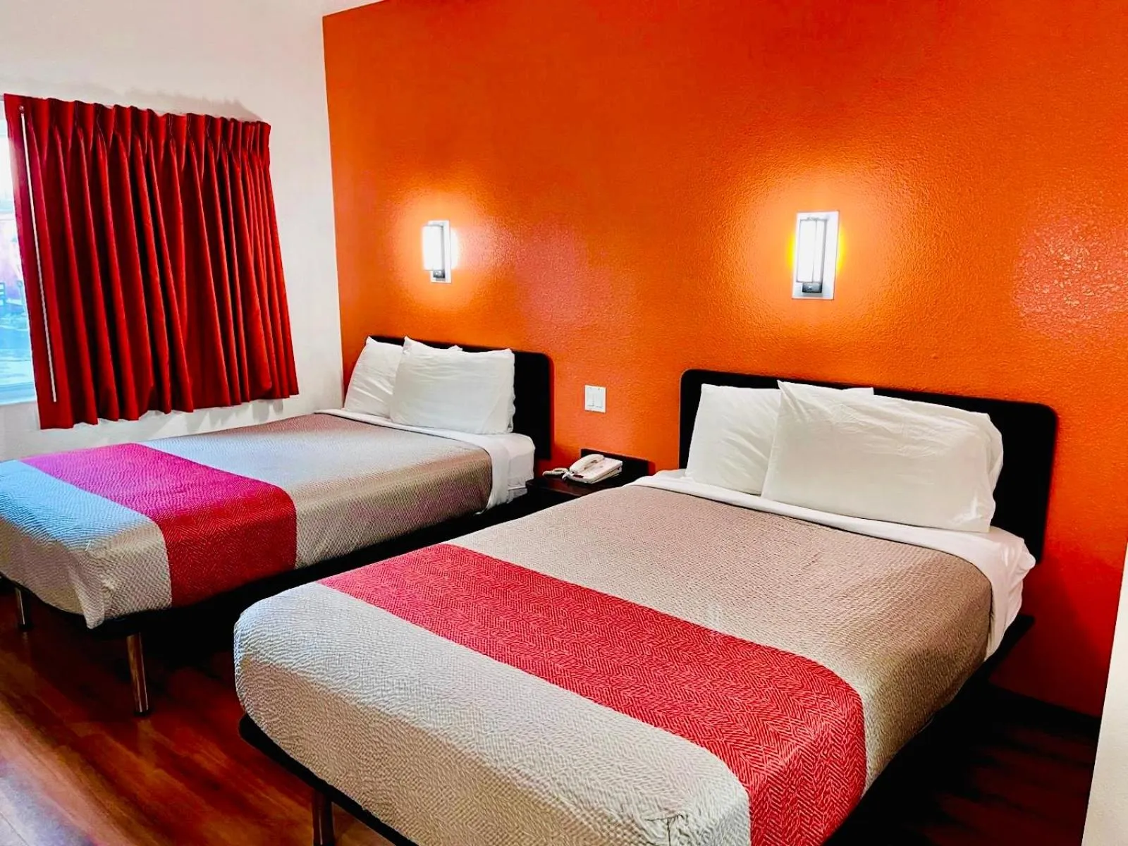 Bedroom, Bed in Motel 6-Springfield, IL I-55 I-72