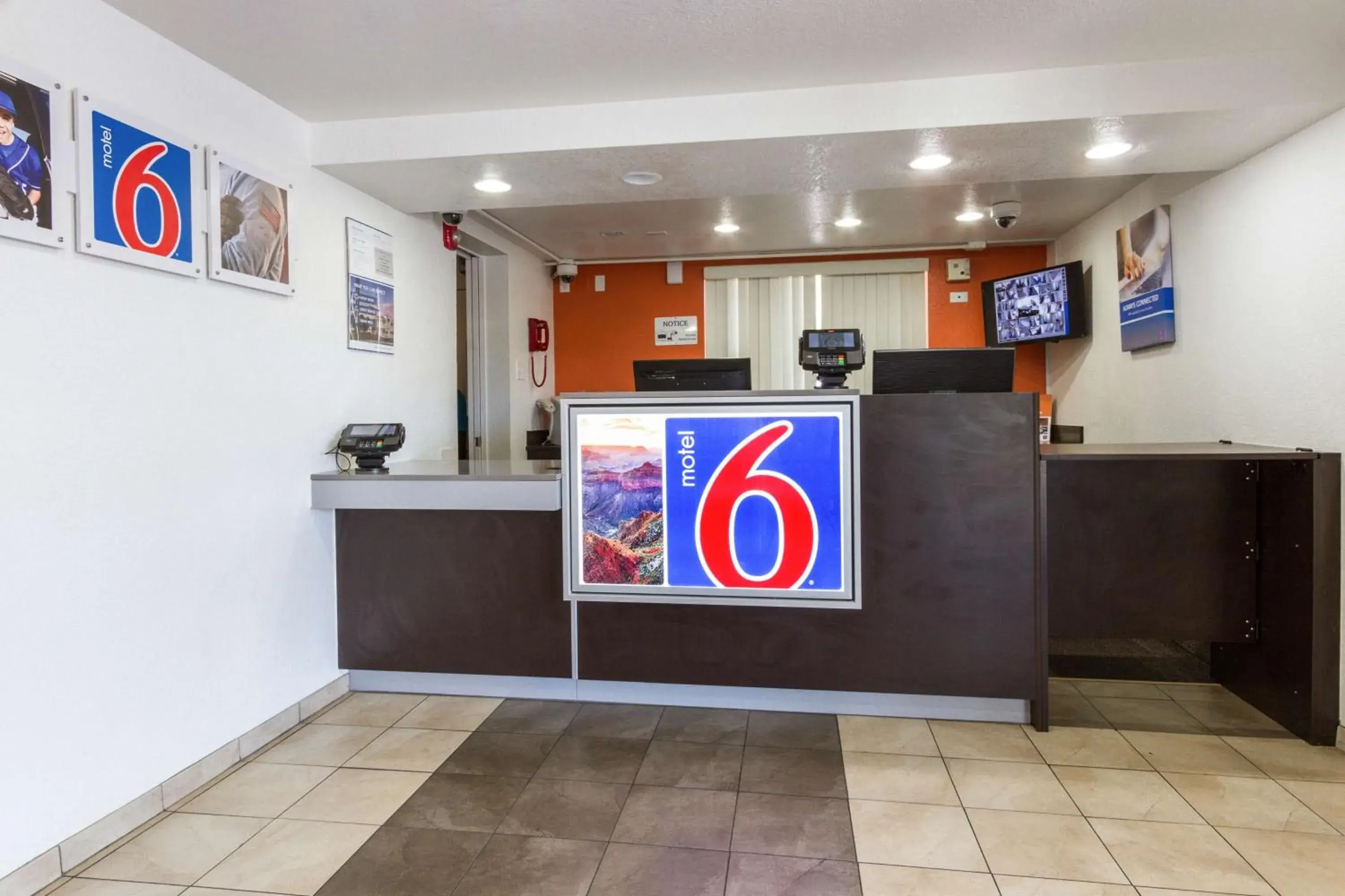 Property logo or sign, Lobby/Reception in Motel 6 Tempe, AZ Phoenix Airport Priest Dr