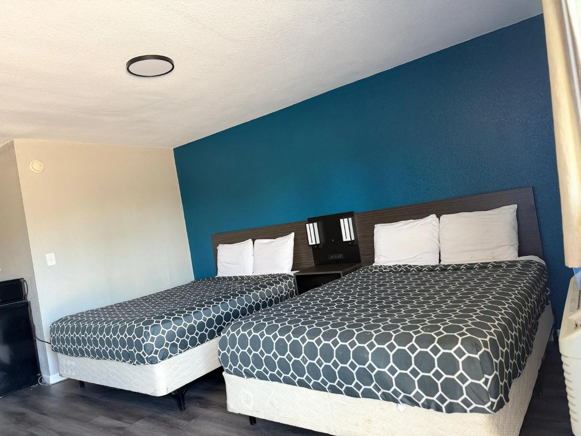 Bed in American Inn Port O'Connor