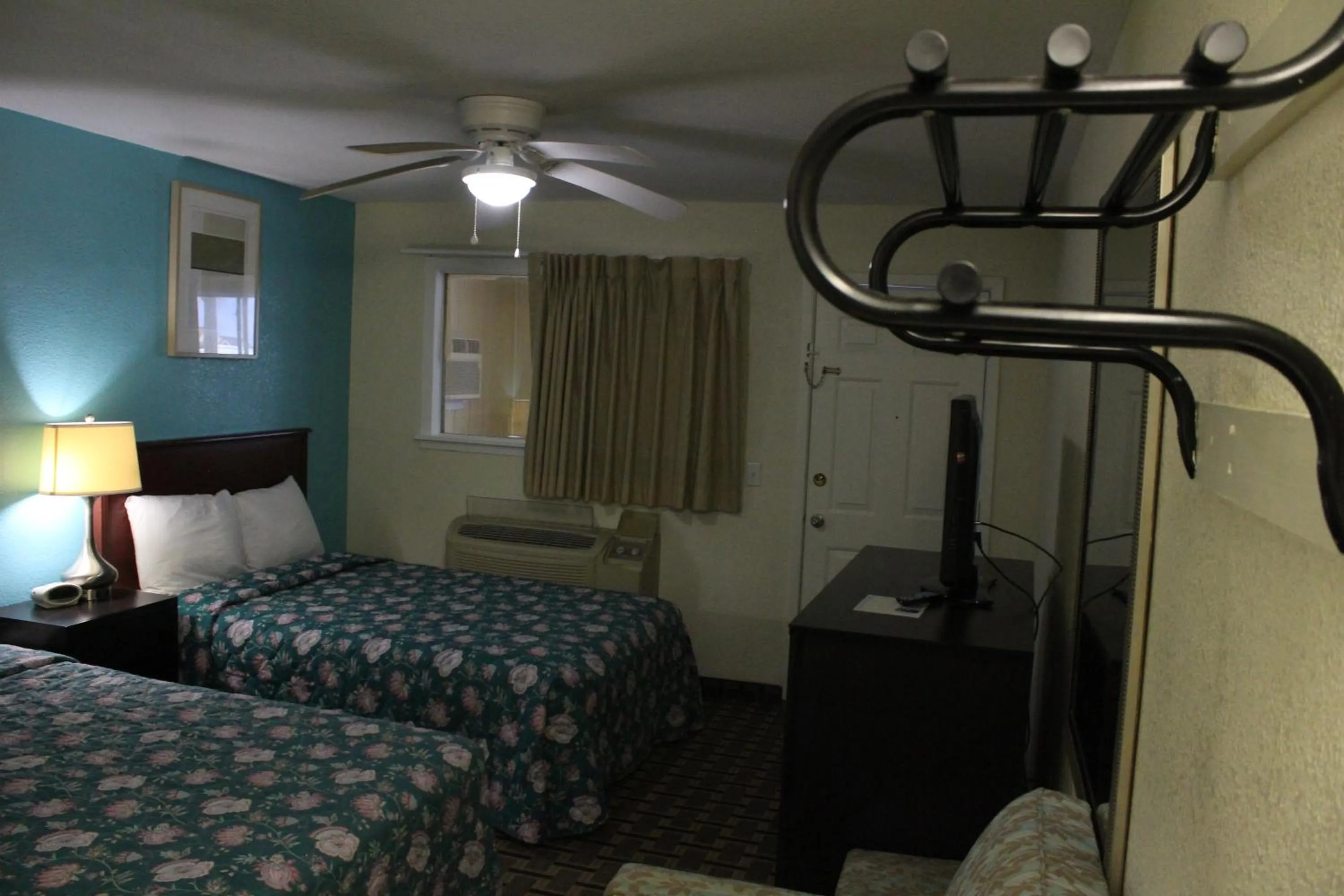 Bed in American Inn Port O'Connor