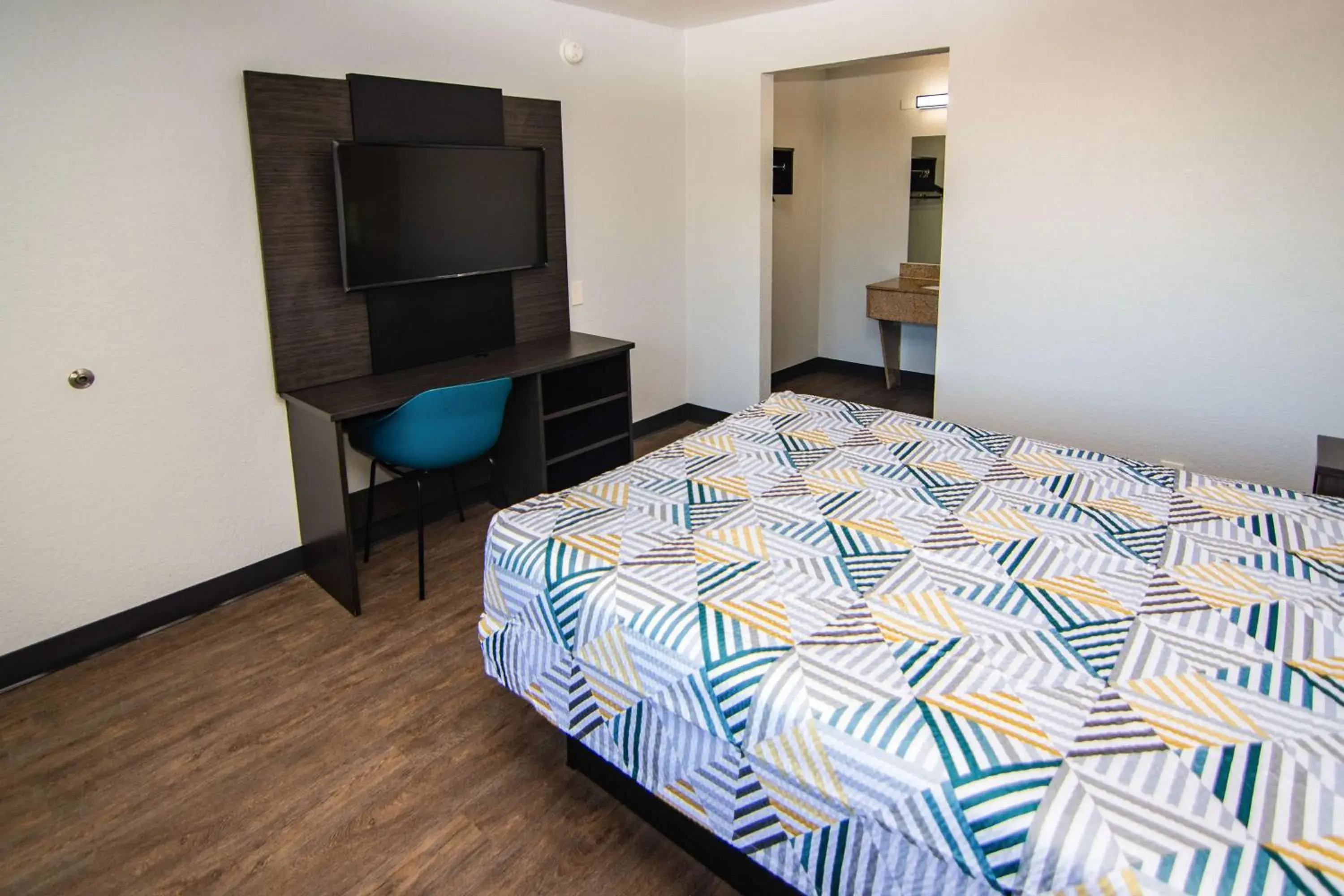 Bedroom, Bed in Motel 6-Ft. Pierce, FL Bedroom, Bed in Motel 6-Ft. Pierce, FL