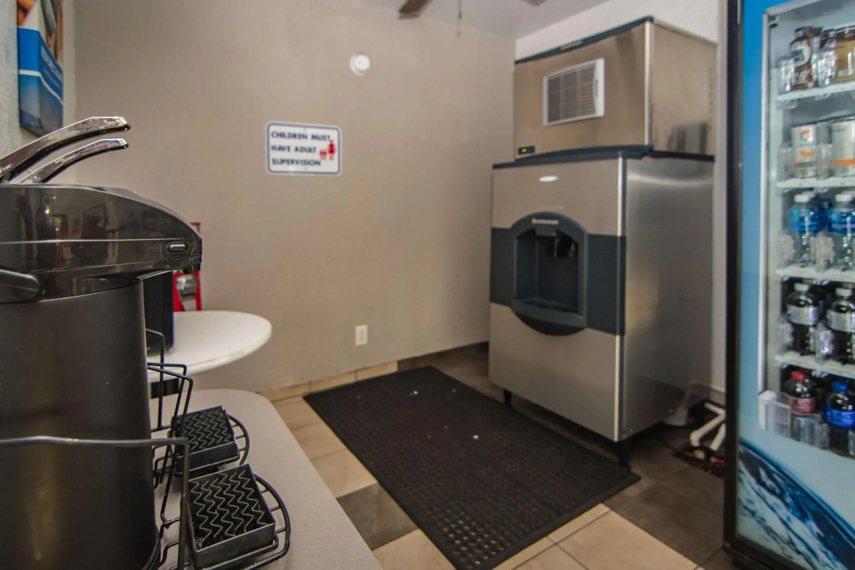 Property building in Motel 6-Ft. Pierce, FL Property building in Motel 6-Ft. Pierce, FL