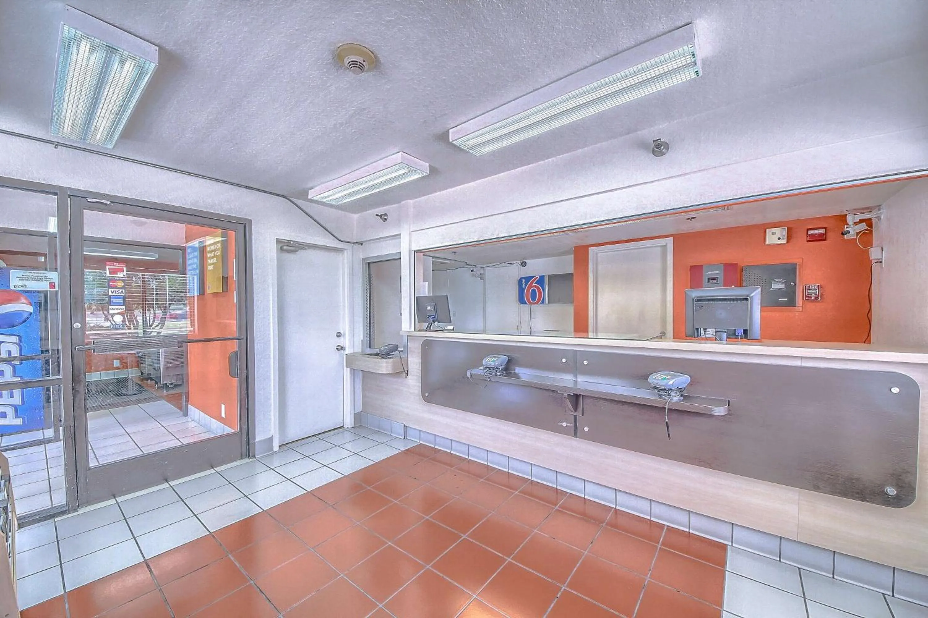 Lobby or reception in Motel 6 San Antonio, Tx Six Flags Fiesta TX - La Cantera Area