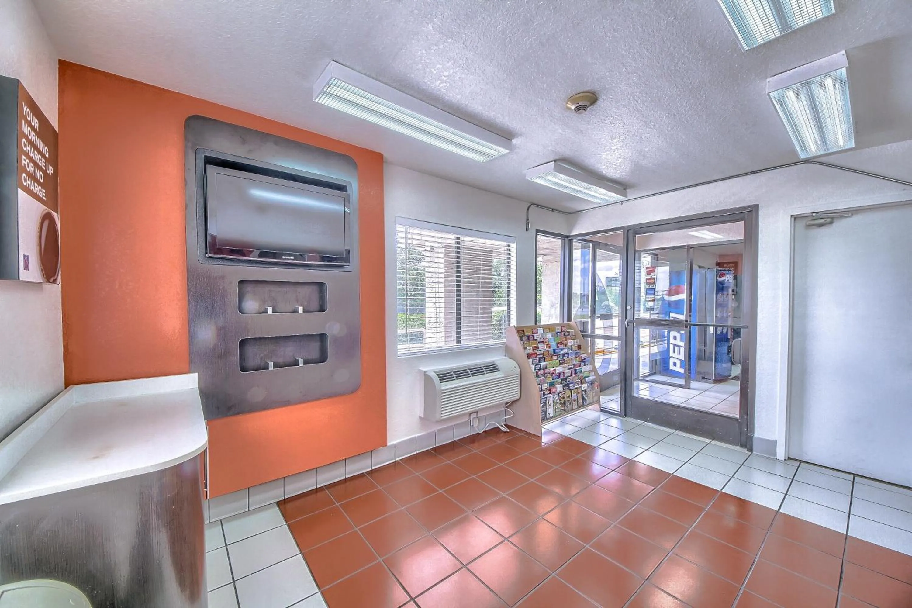 Lobby or reception in Motel 6 San Antonio, Tx Six Flags Fiesta TX - La Cantera Area