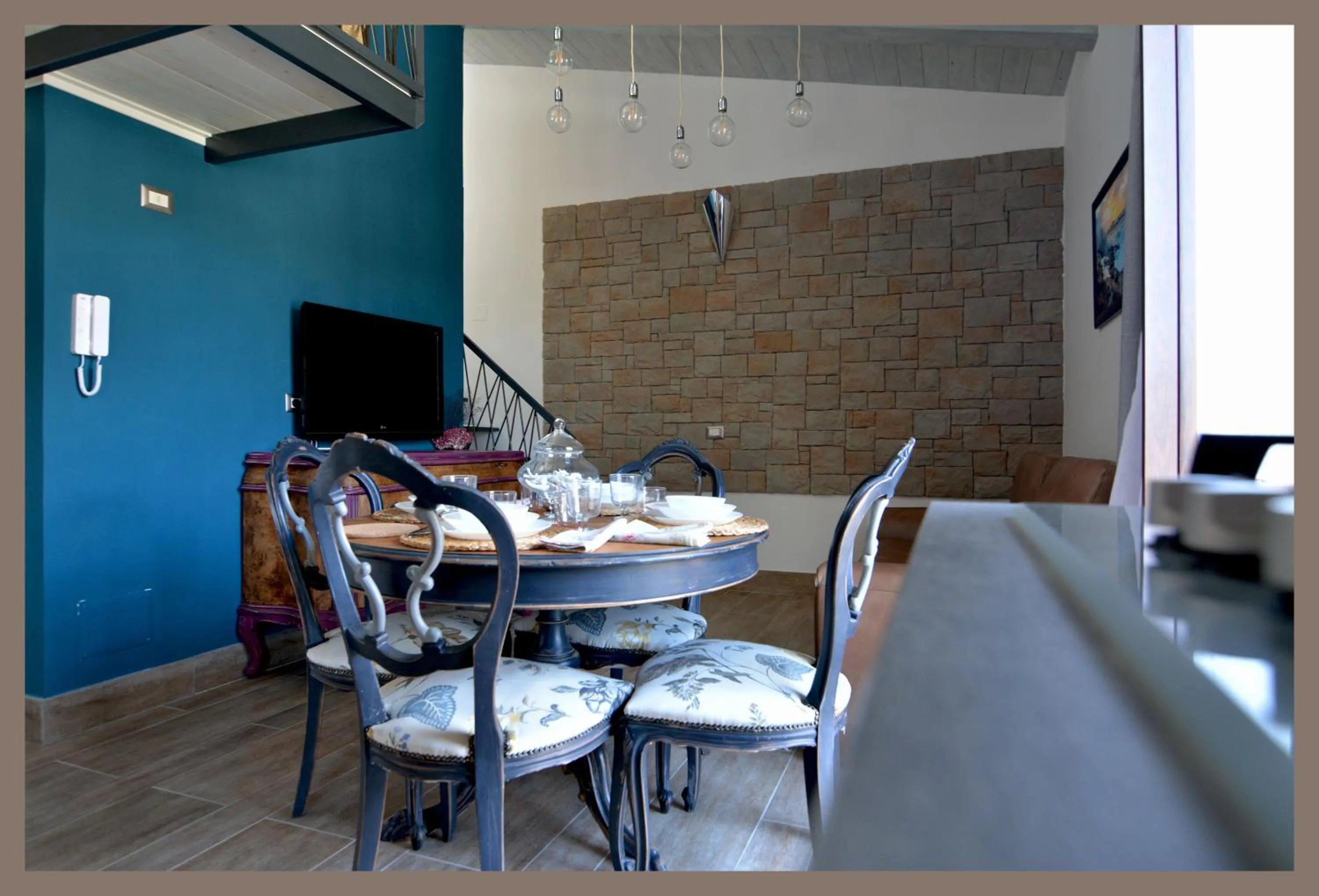 Dining area in B&b Slow life