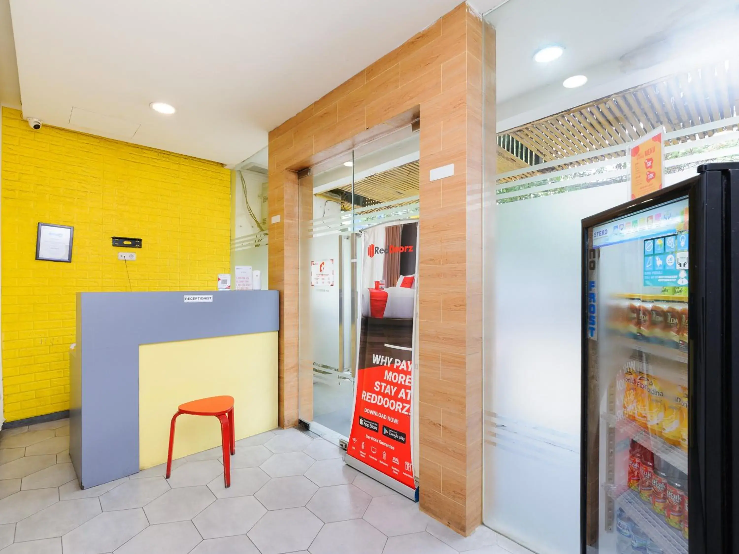 Lobby or reception in RedDoorz Plus @ Danau Sunter Utara Lobby or reception in RedDoorz Plus @ Danau Sunter Utara