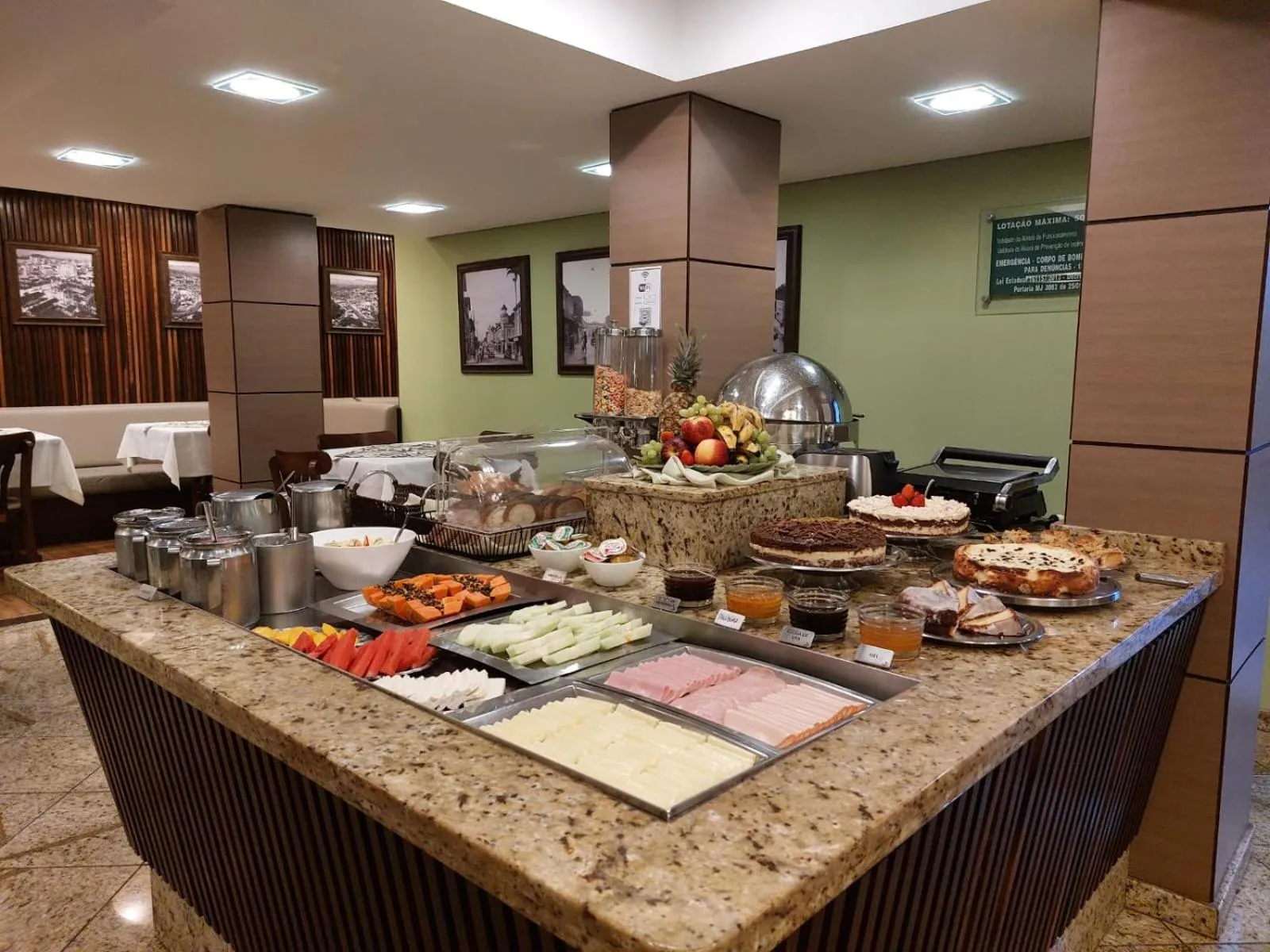 Breakfast in Príncipe Hotel