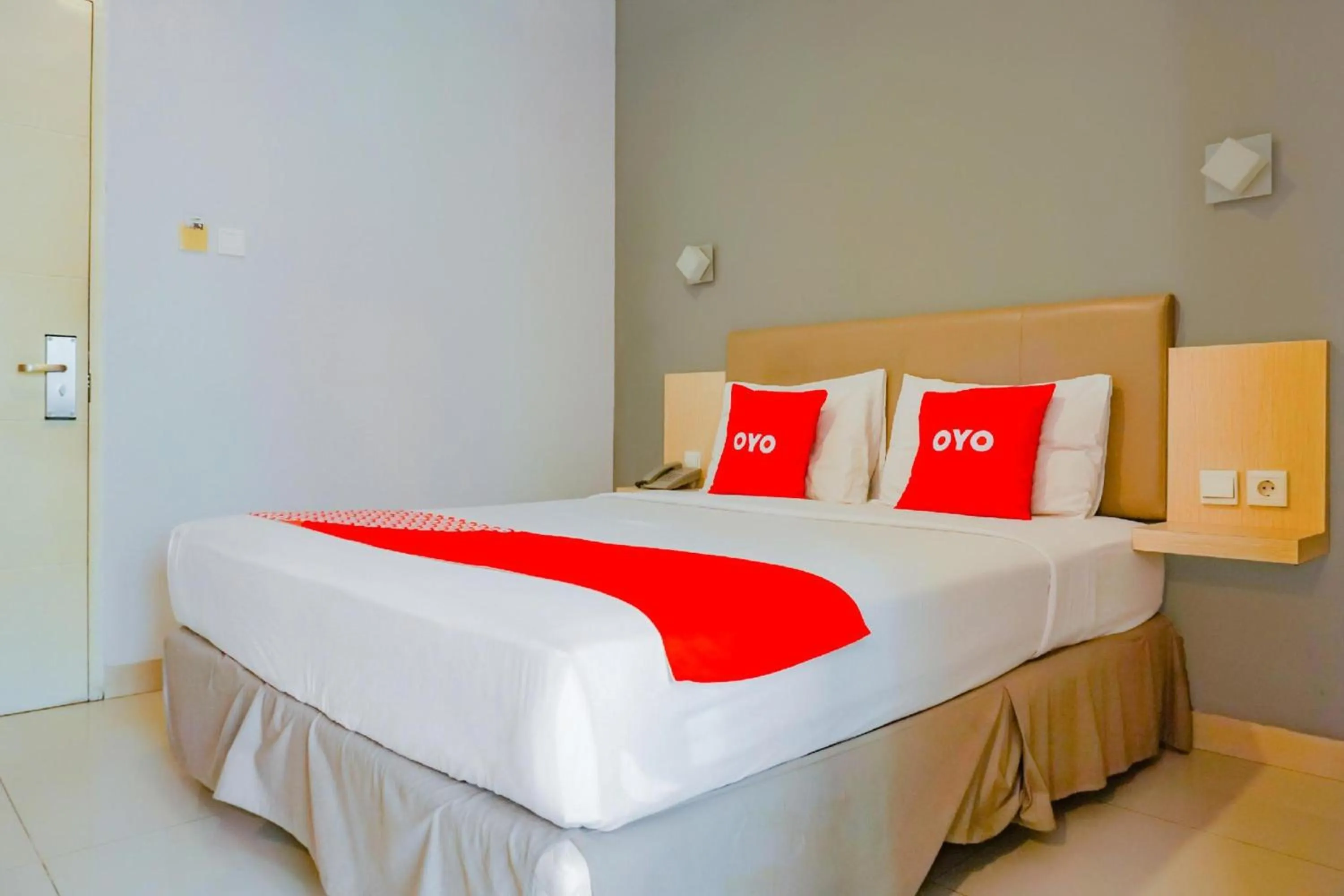 Photo of the whole room, Bed in Collection O Hotel Antara