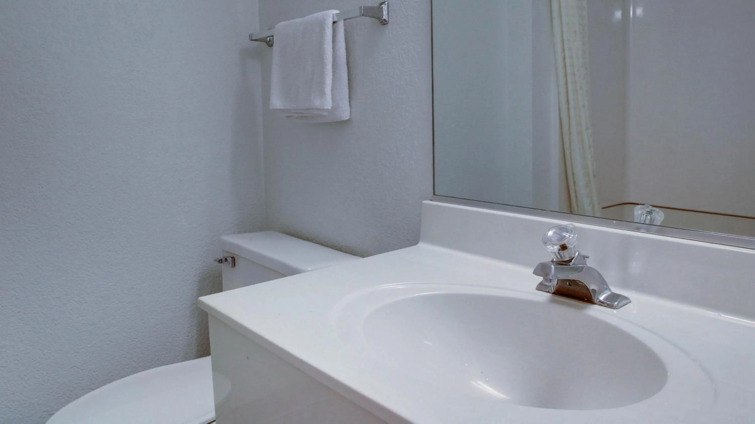 Bathroom in Baymont Inn & Suites Shawnee