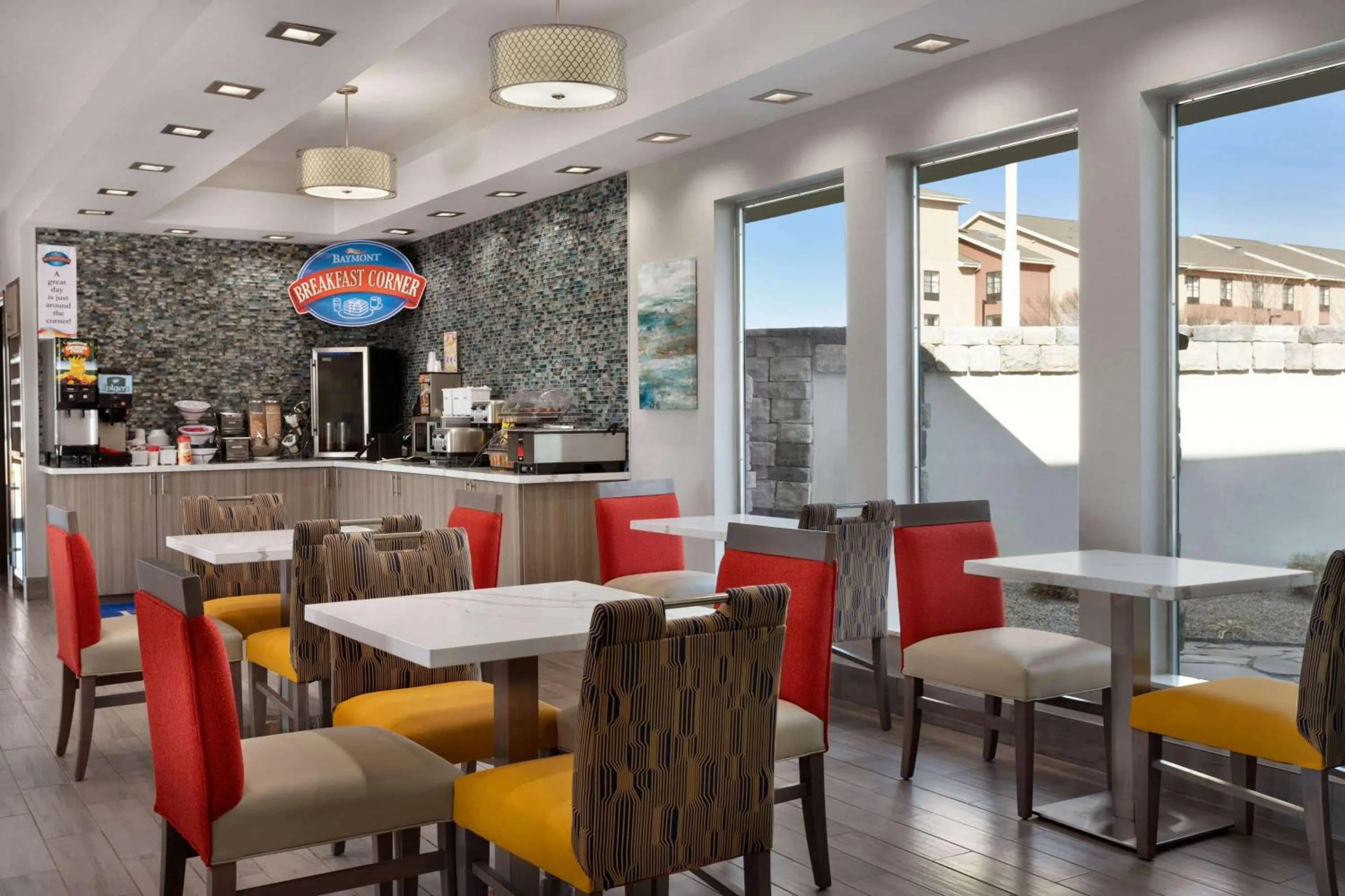 Restaurant/places to eat in Baymont Inn & Suites Shawnee