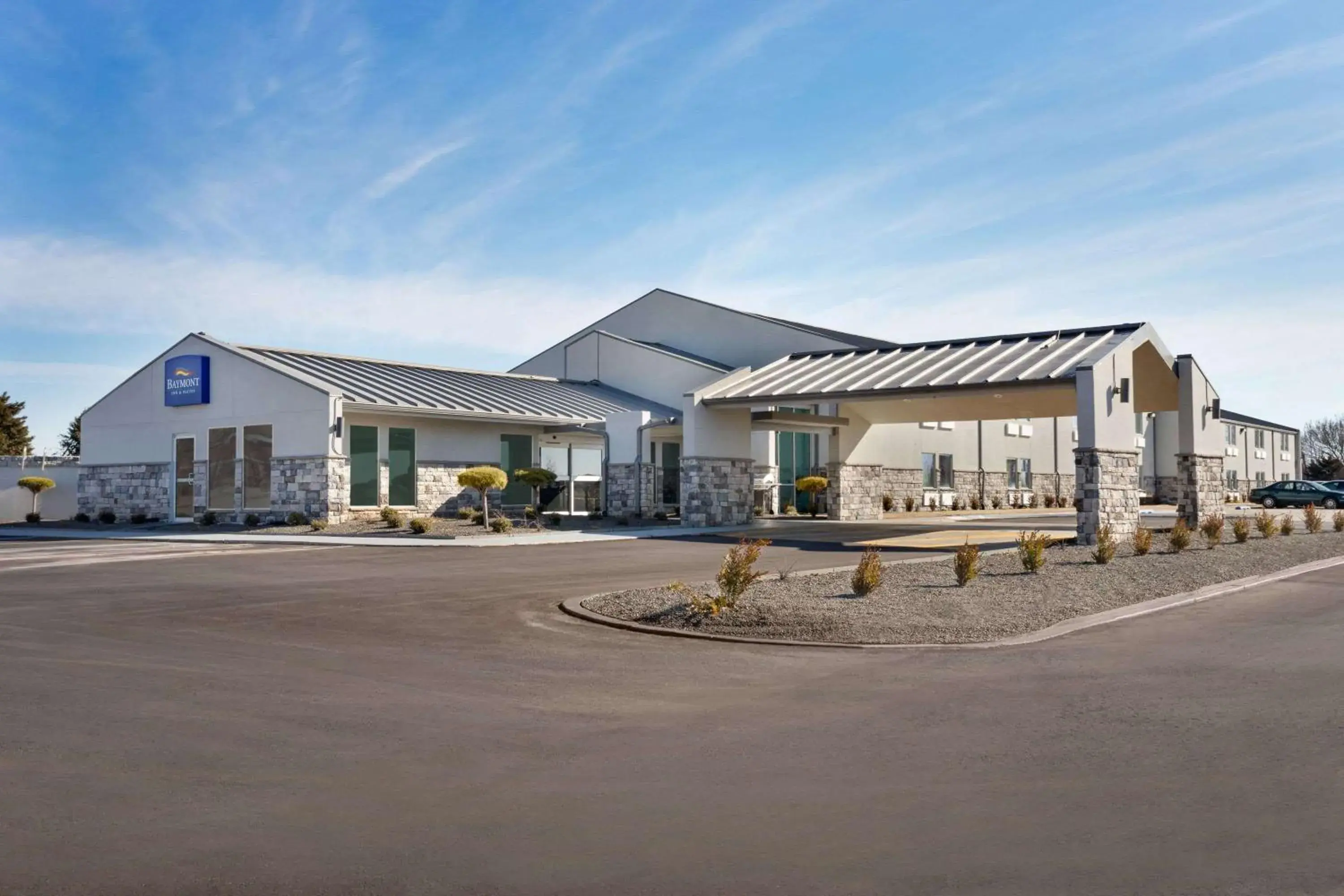Property building in Baymont Inn & Suites Shawnee Property building in Baymont Inn & Suites Shawnee