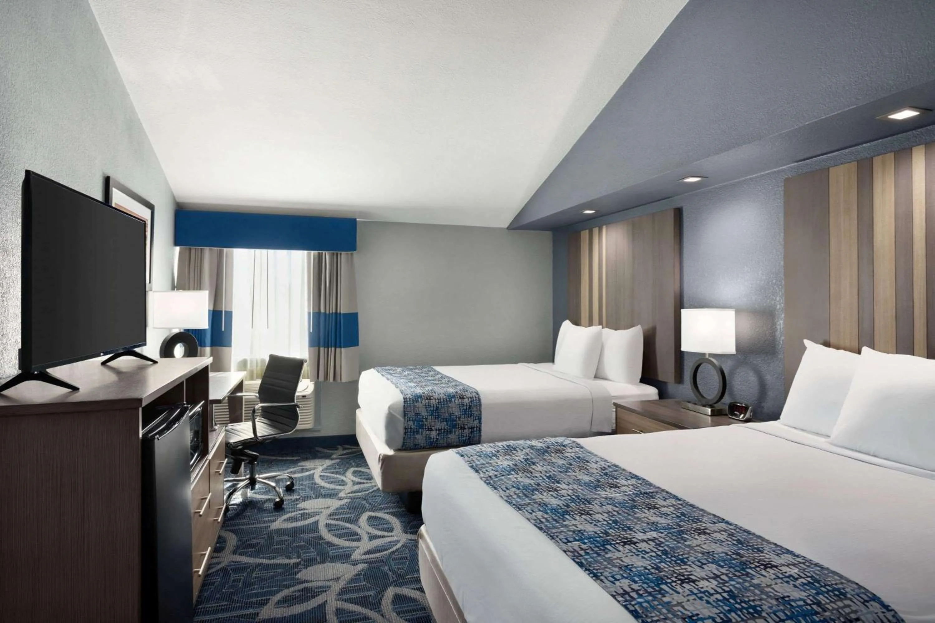 Photo of the whole room in Baymont Inn & Suites Shawnee