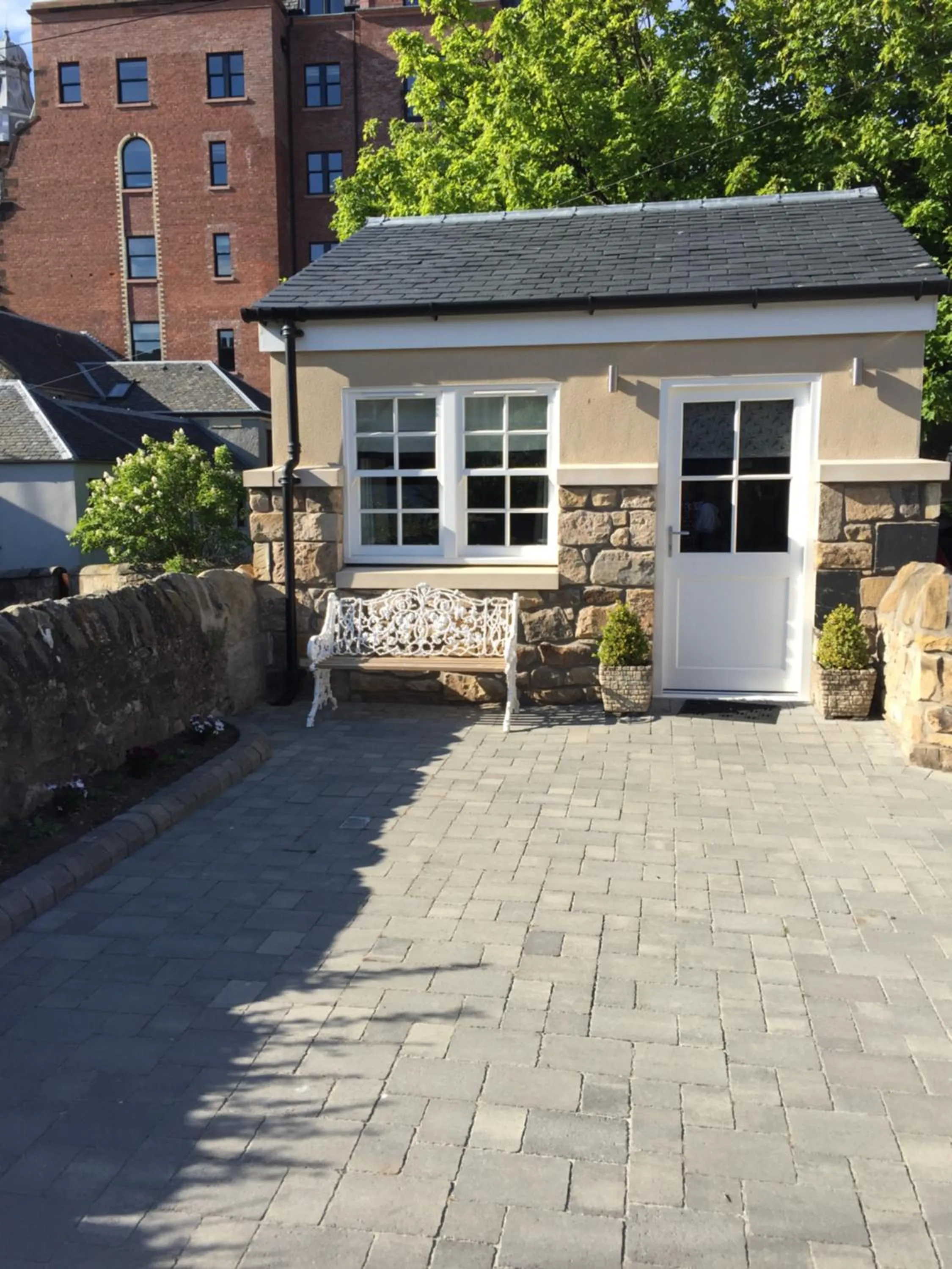 Property building in No 5 Pilmour