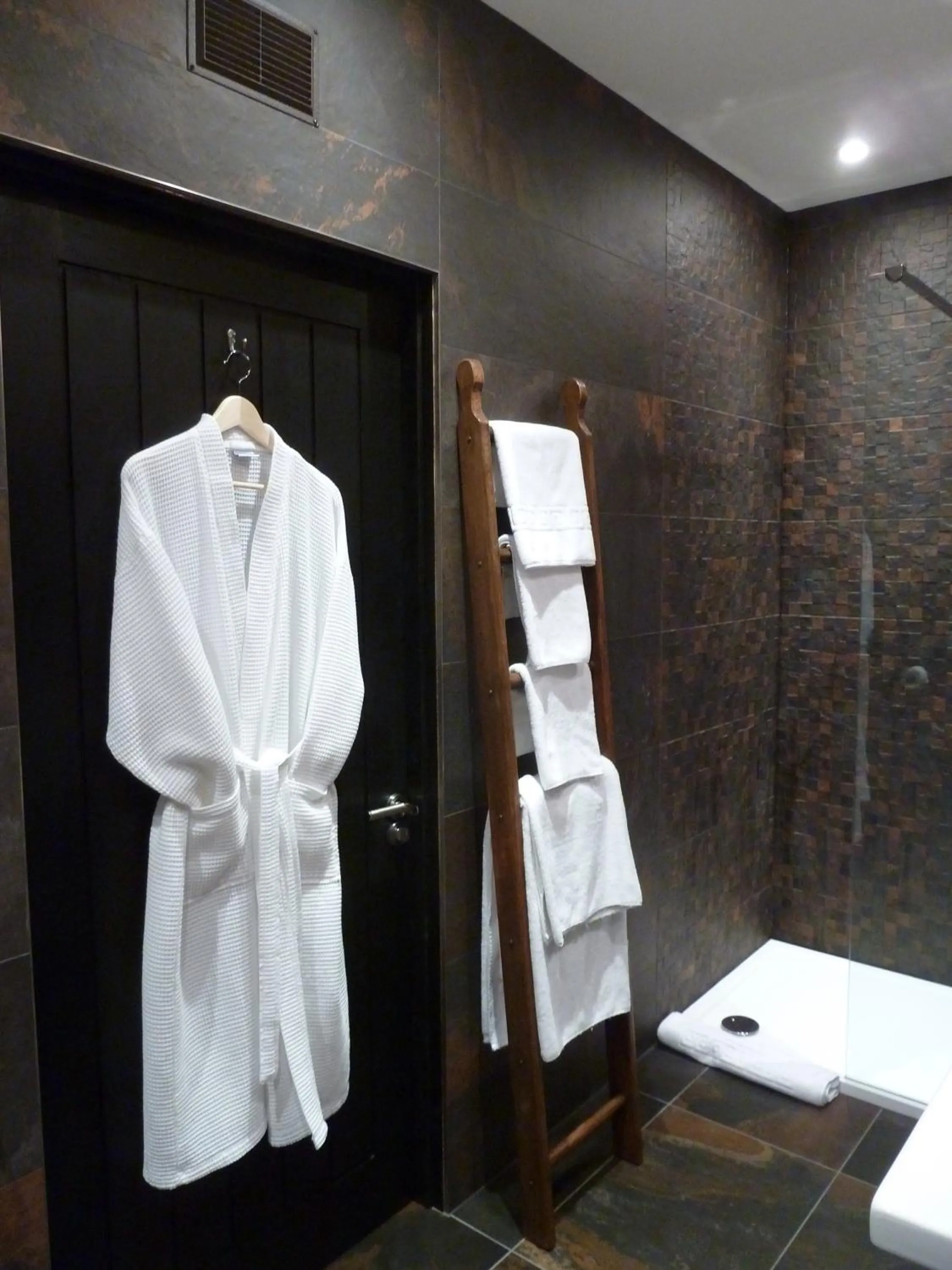 Bathroom in No 5 Pilmour