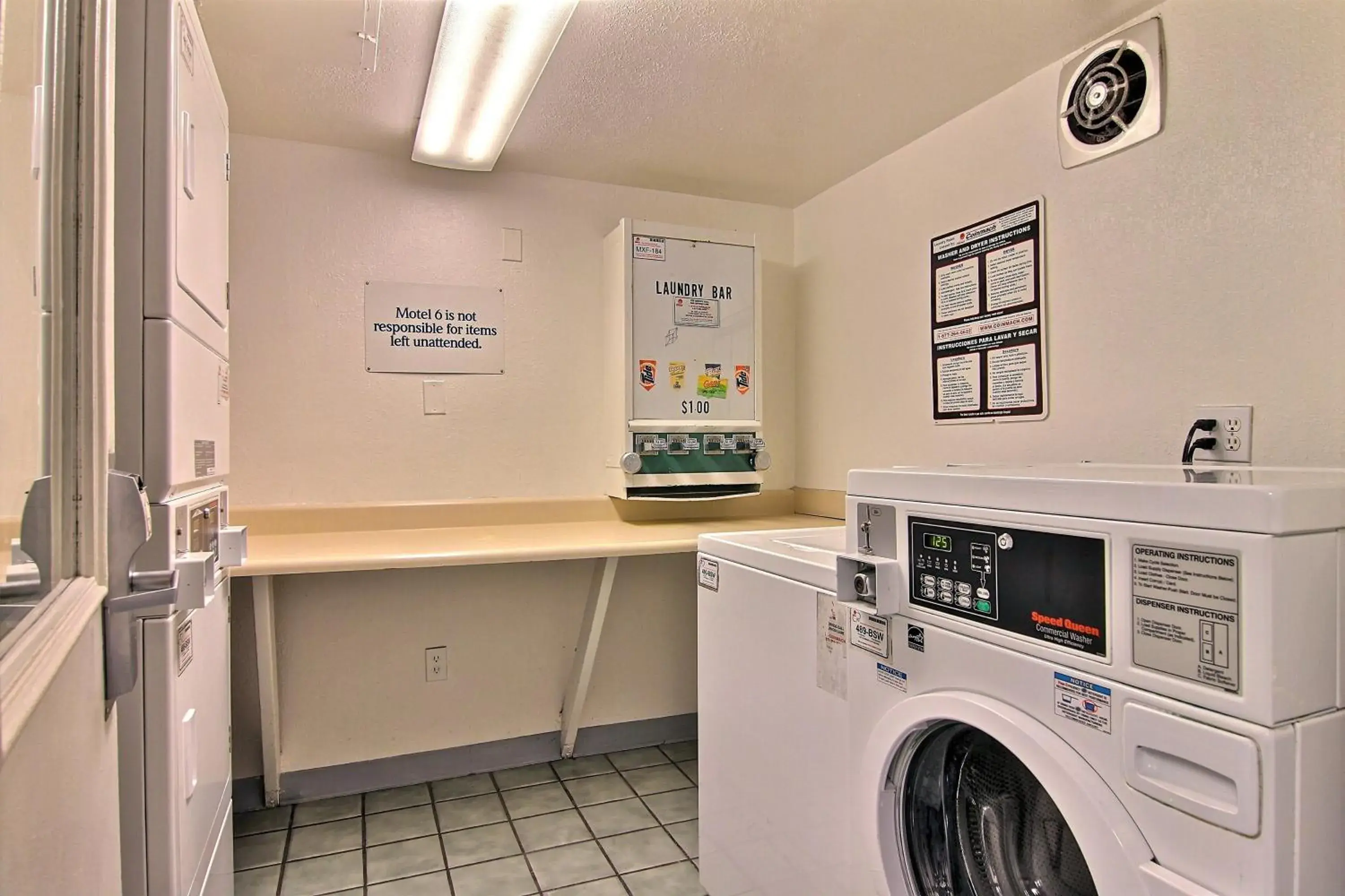 Decorative detail, Kitchen/Kitchenette in Motel 6-Merrillville, IN