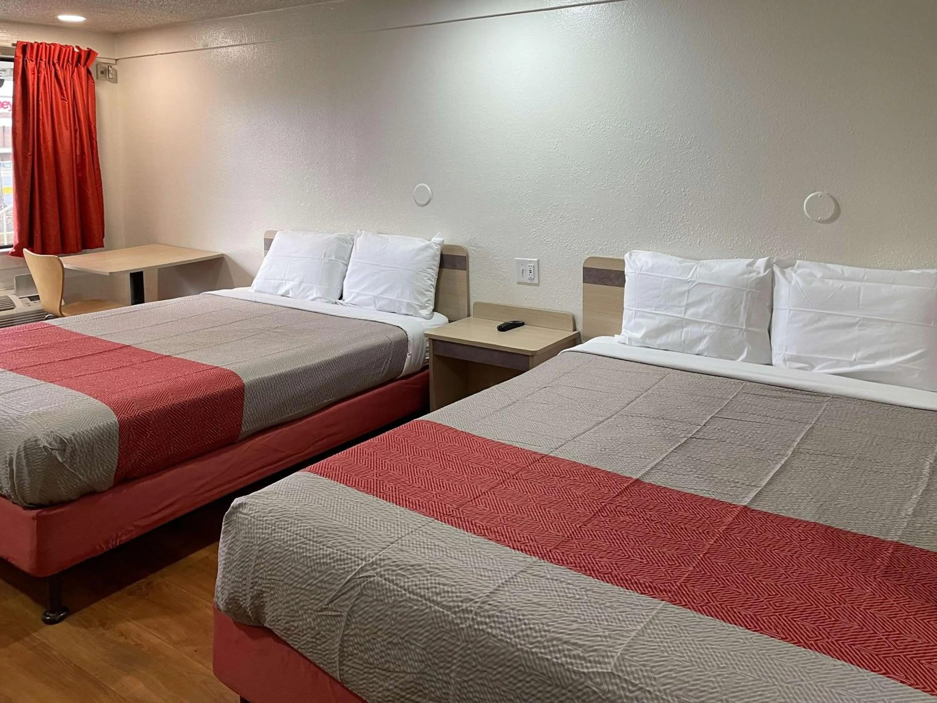 Bedroom, Bed in Motel 6 Hagerstown MD