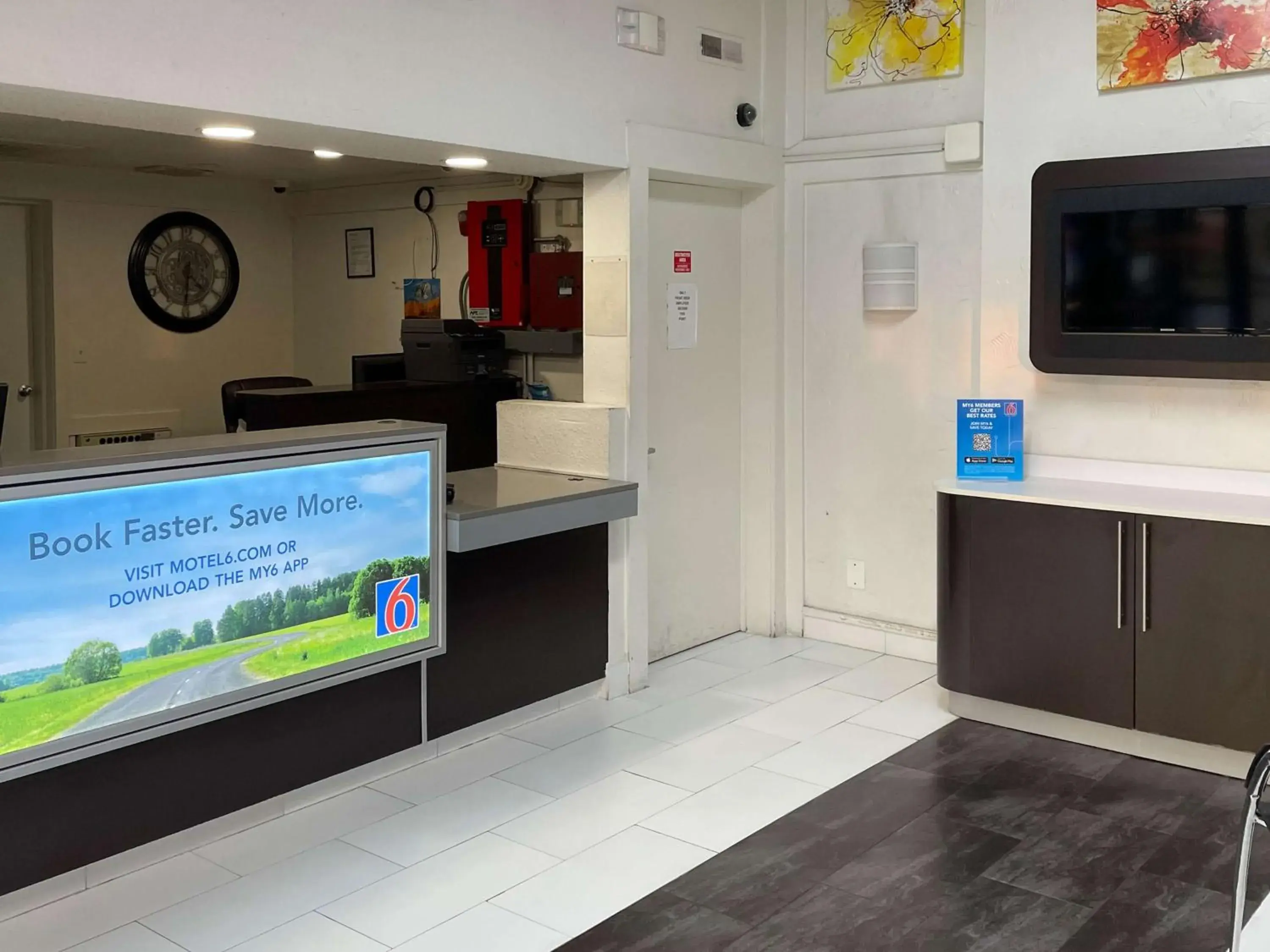 Lobby or reception in Motel 6 Hagerstown MD Lobby or reception in Motel 6 Hagerstown MD