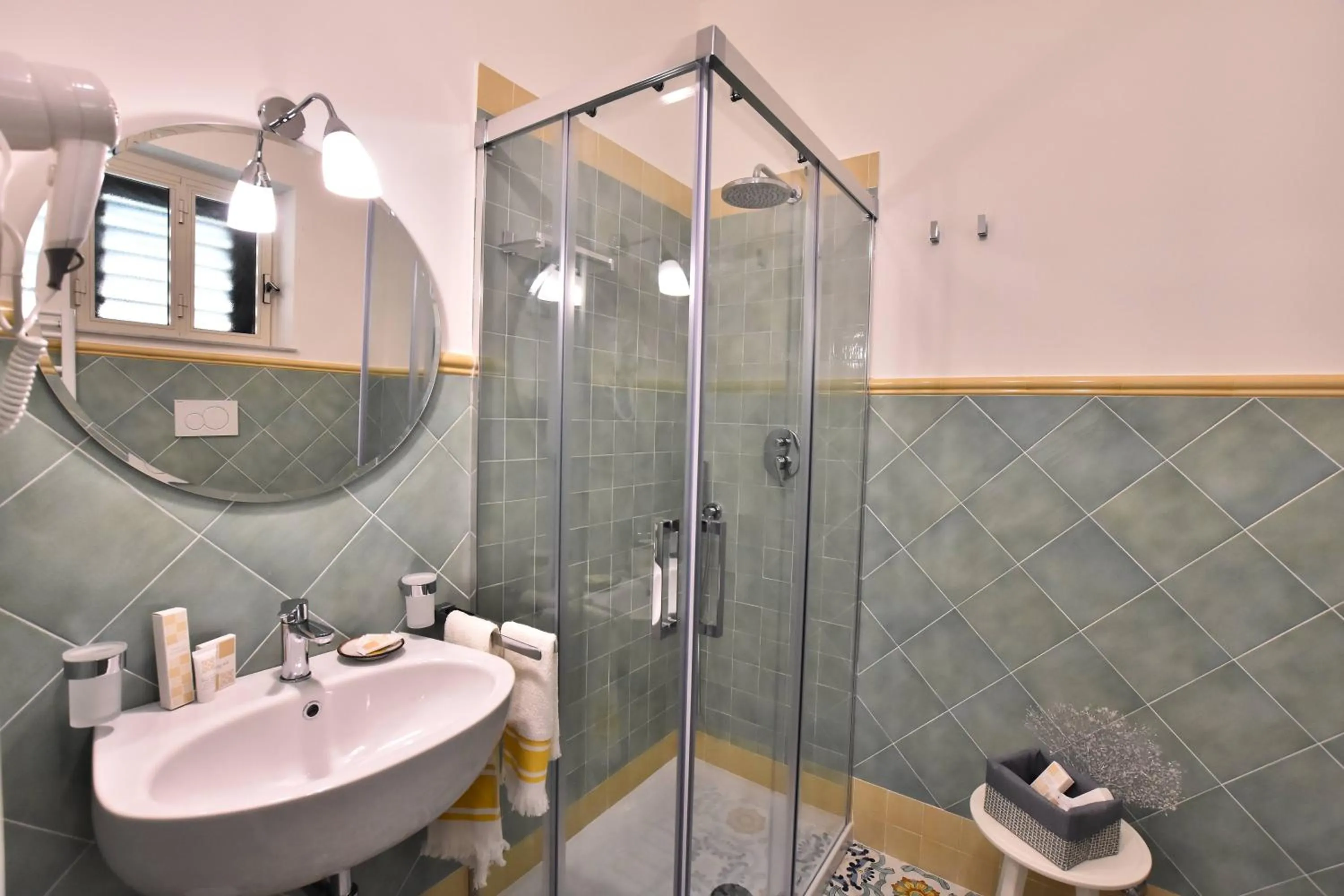 Shower in Il Gelsomino Amalfi