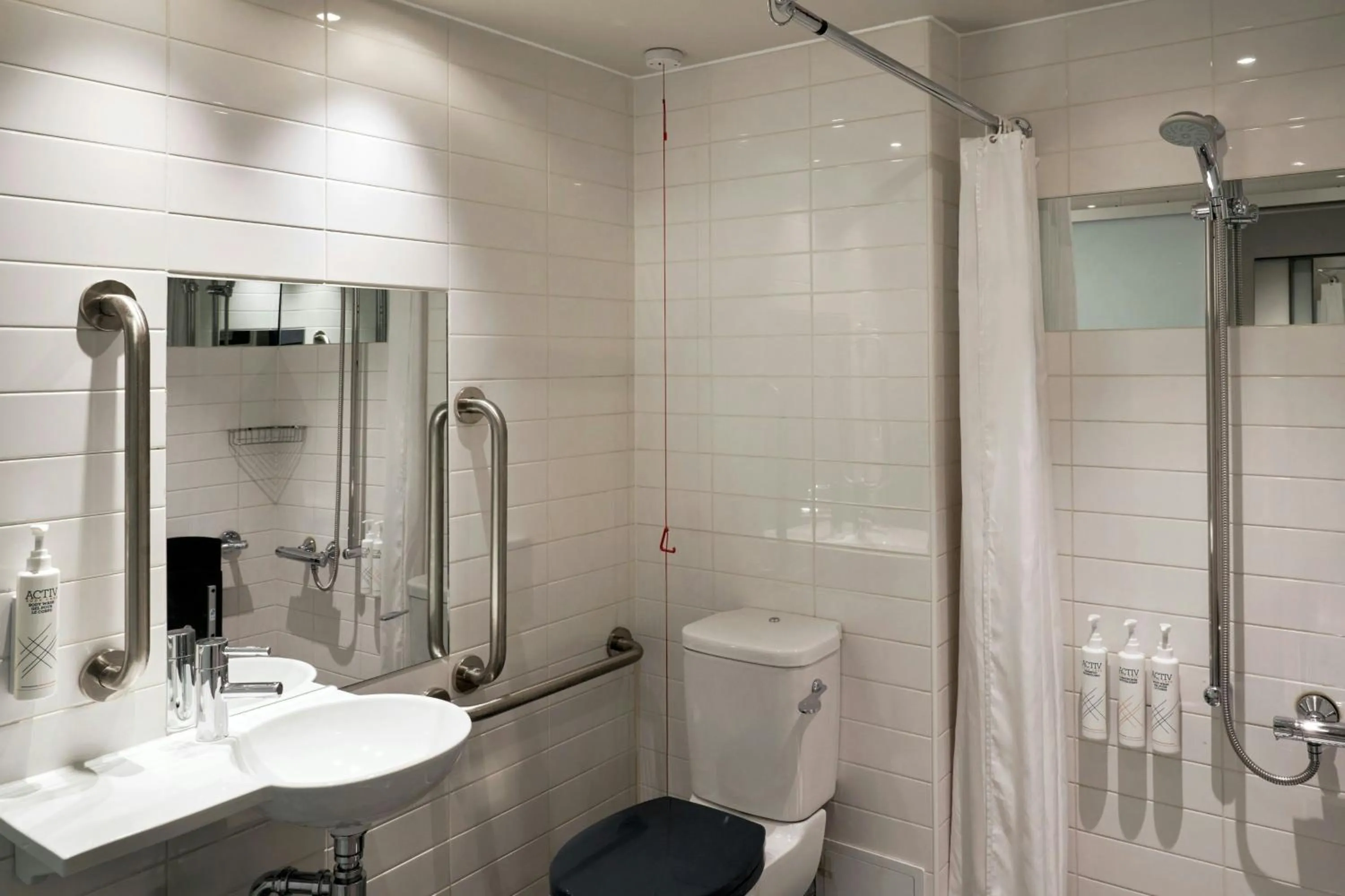 Bathroom in Four Points Flex by Sheraton Cardiff
