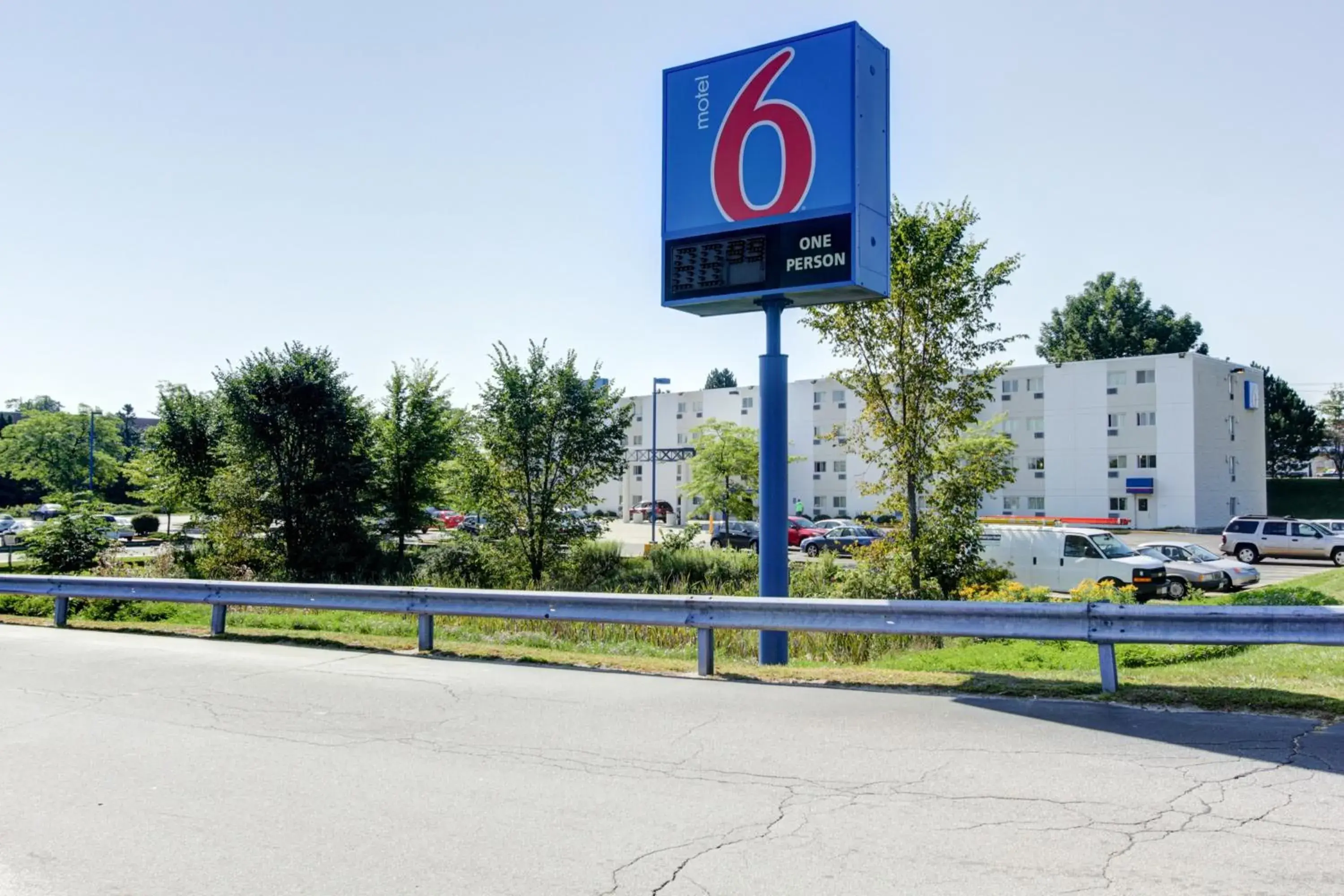 Facade/entrance in Motel 6 Portland, ME