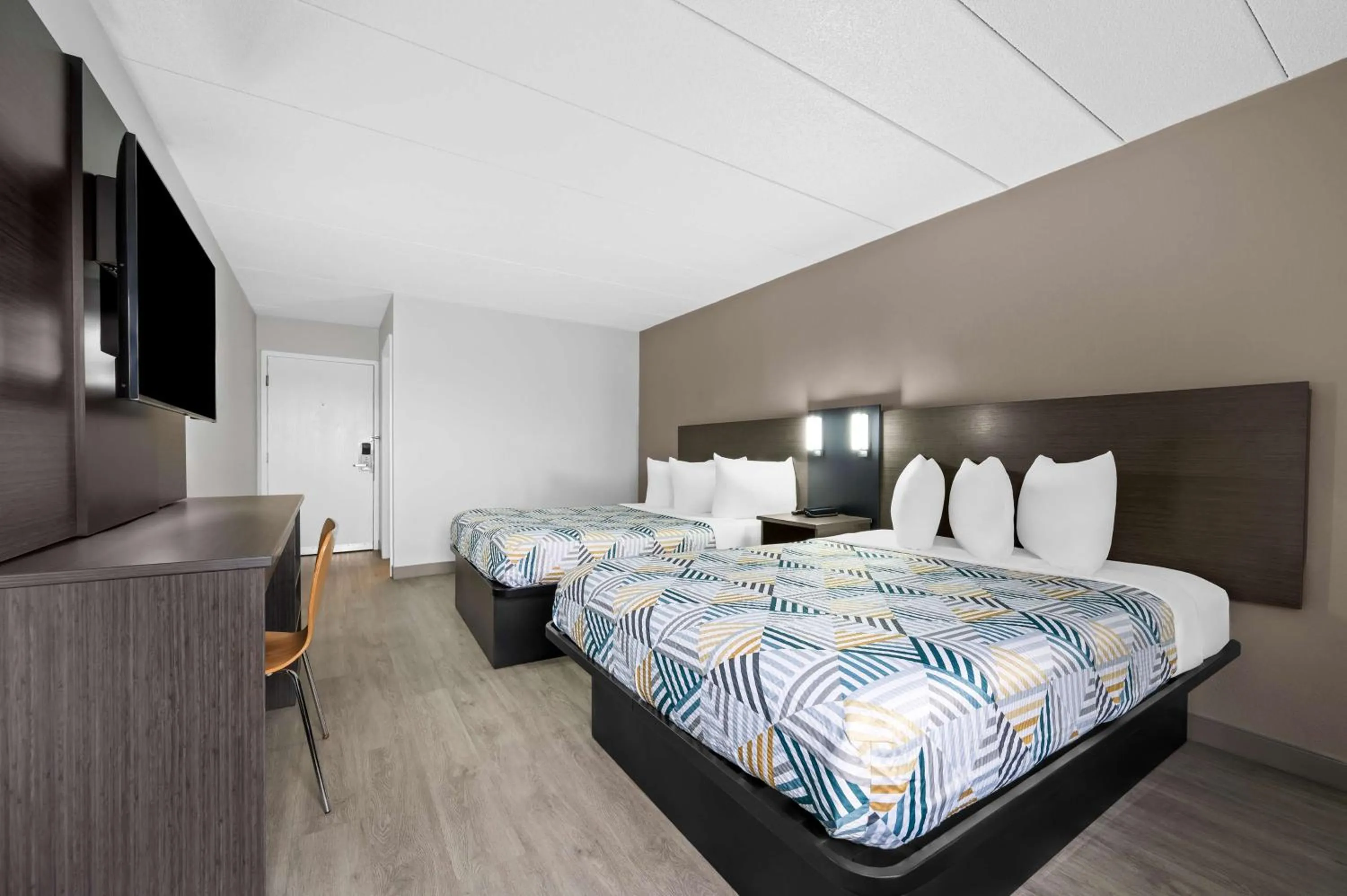 Bedroom, Bed in Motel 6-Portland, ME