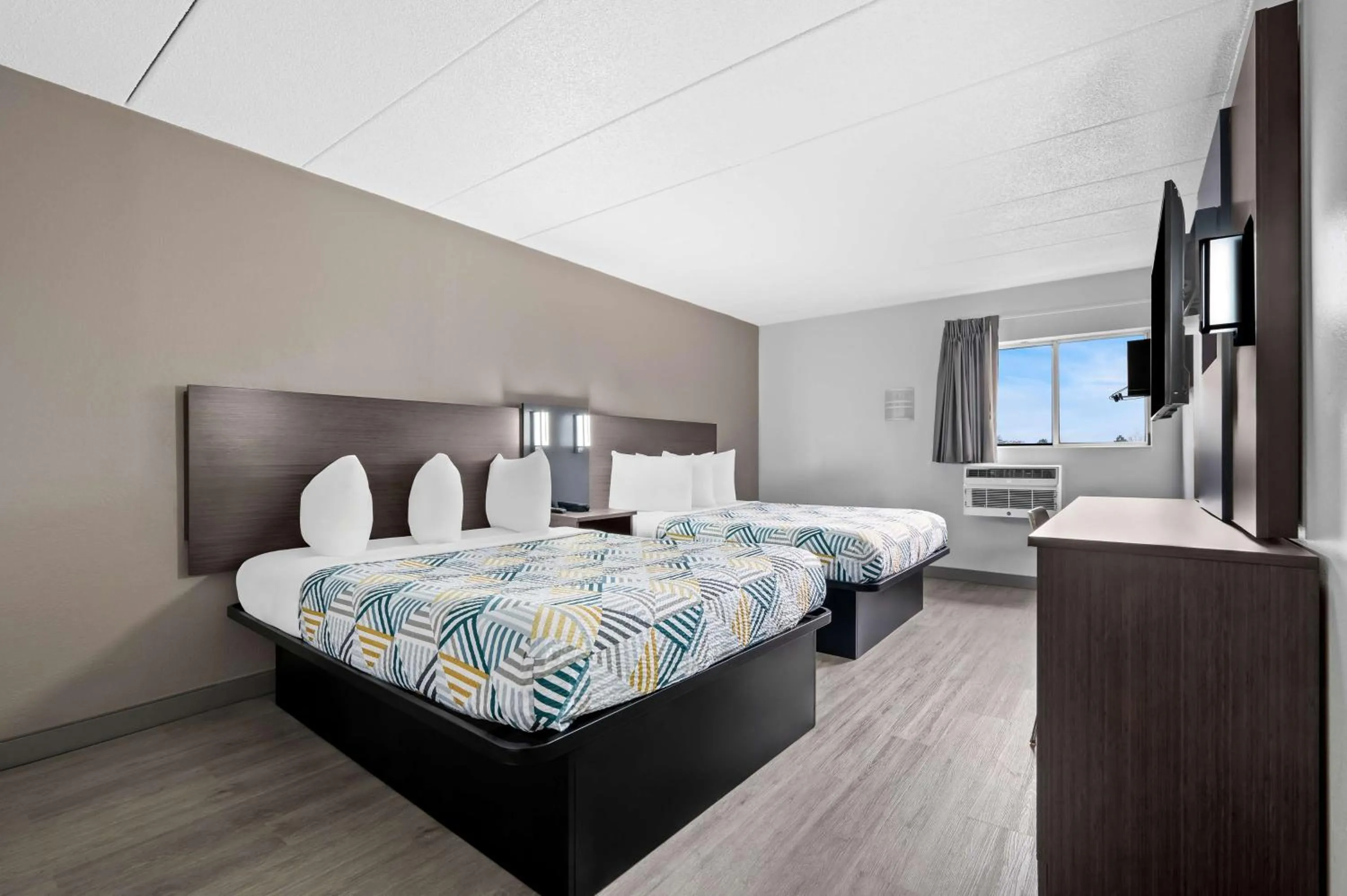 Bedroom, Bed in Motel 6-Portland, ME