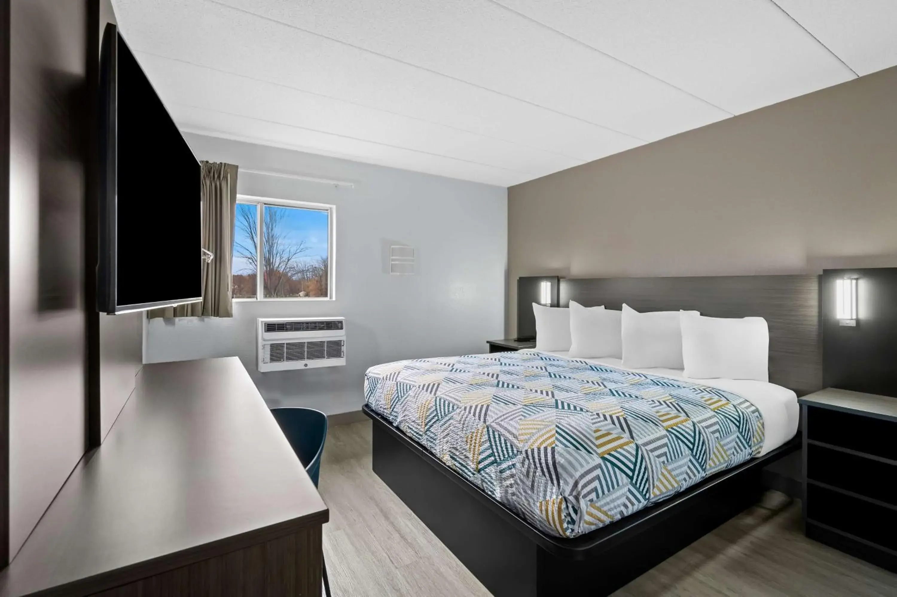 Bedroom, Bed in Motel 6-Portland, ME Bedroom, Bed in Motel 6-Portland, ME