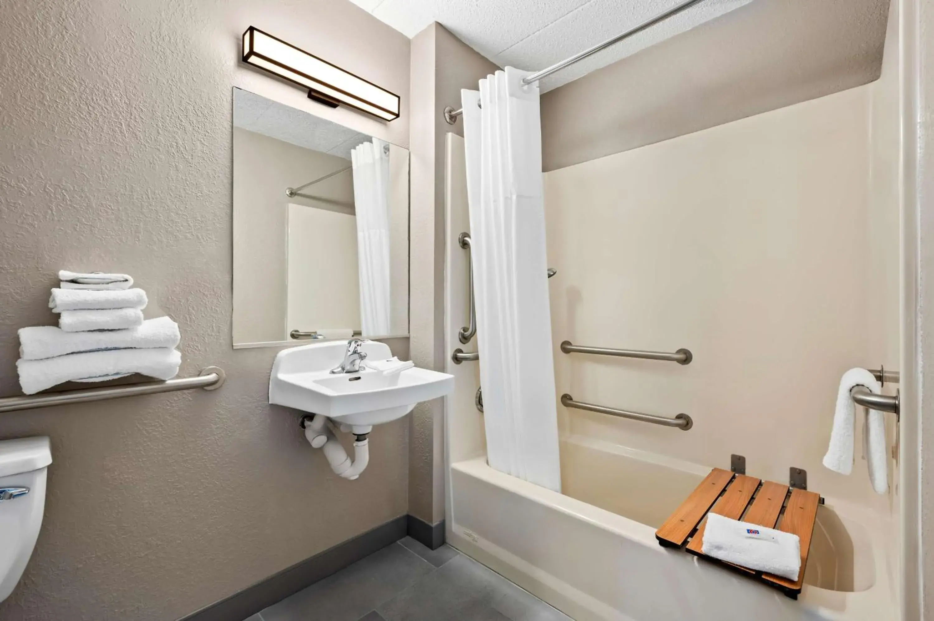 Queen Room in Motel 6-Portland, ME Queen Room in Motel 6-Portland, ME